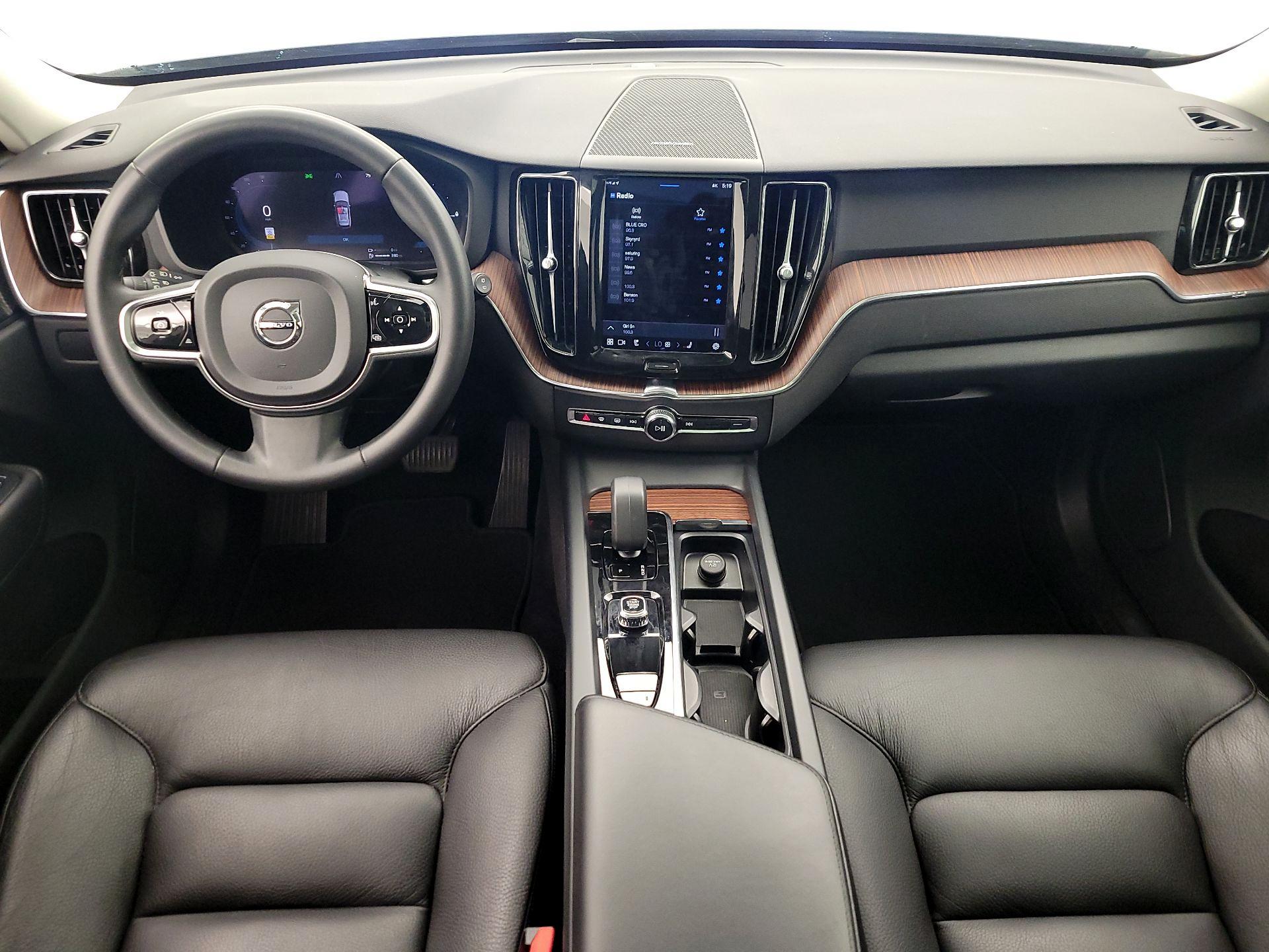 Thumbnail: 2023 Volvo XC60 - 9