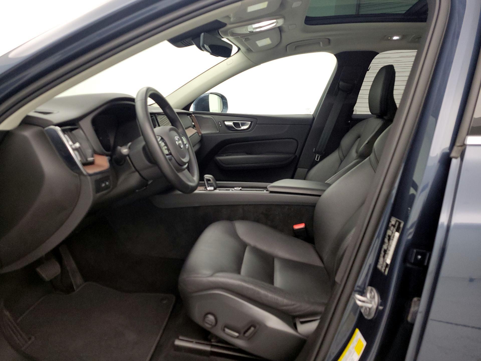 Thumbnail: 2023 Volvo XC60 - 11