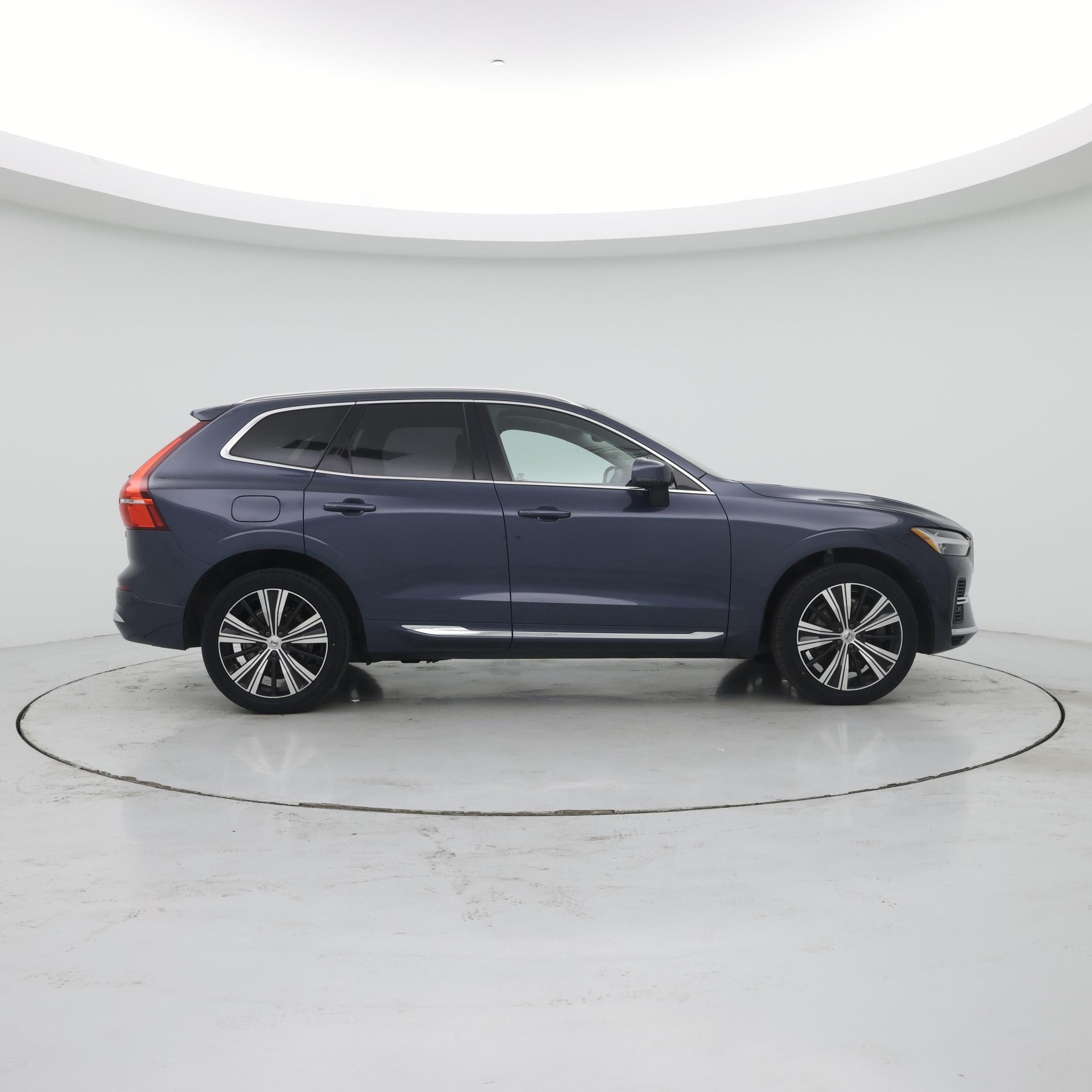 Thumbnail: 2023 Volvo XC60 - 7