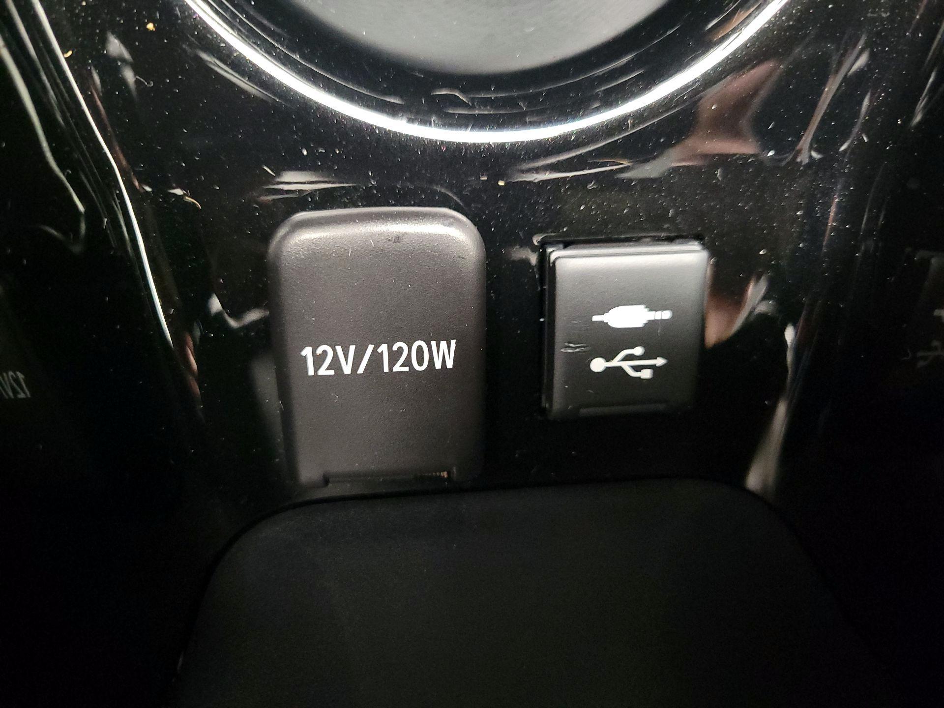Thumbnail: 2020 Toyota Prius - 19