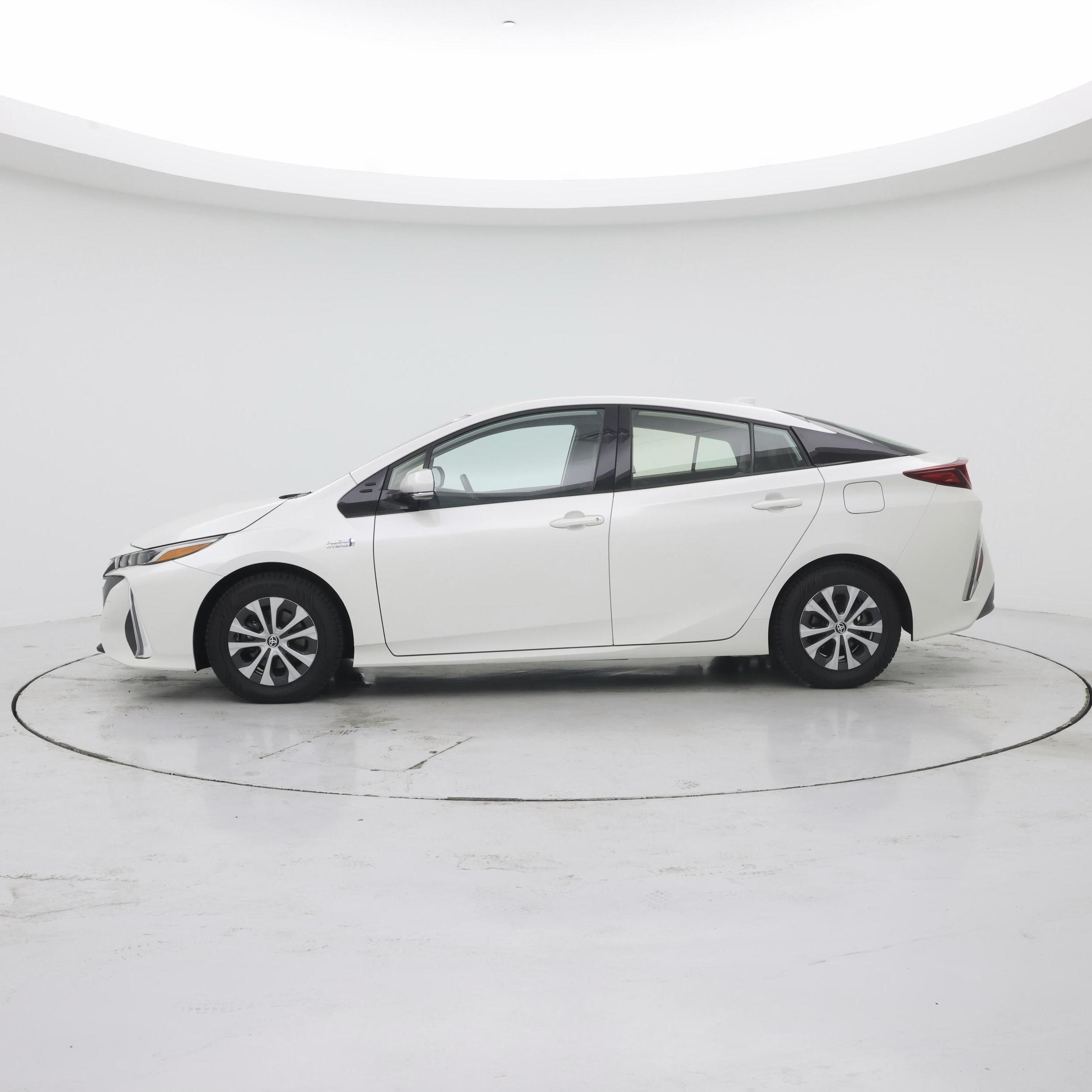 Thumbnail: 2020 Toyota Prius - 3