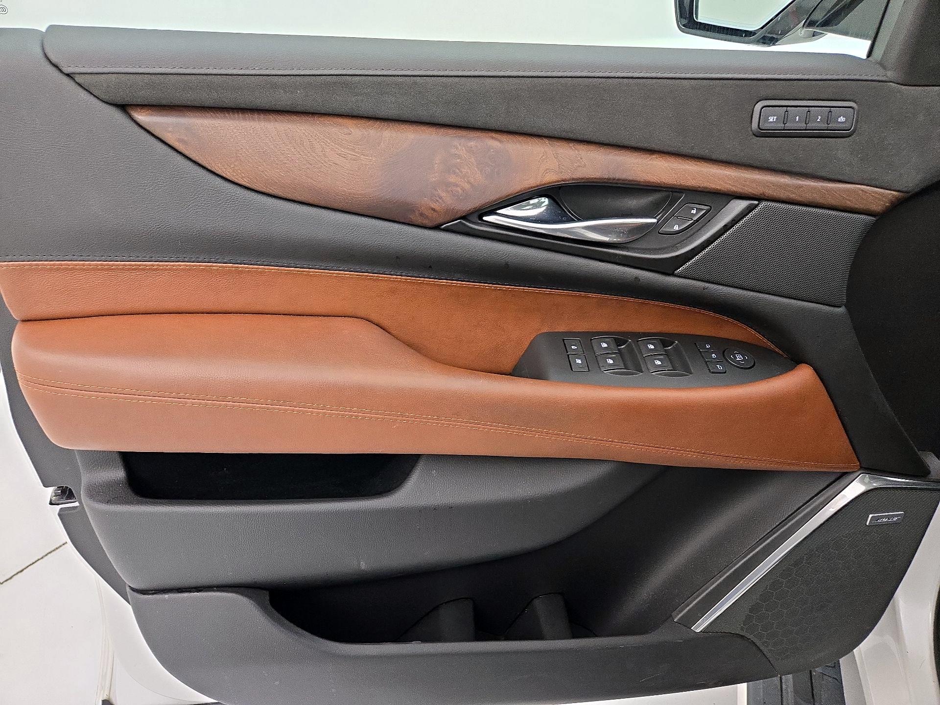 Thumbnail: 2020 Cadillac Escalade - 12