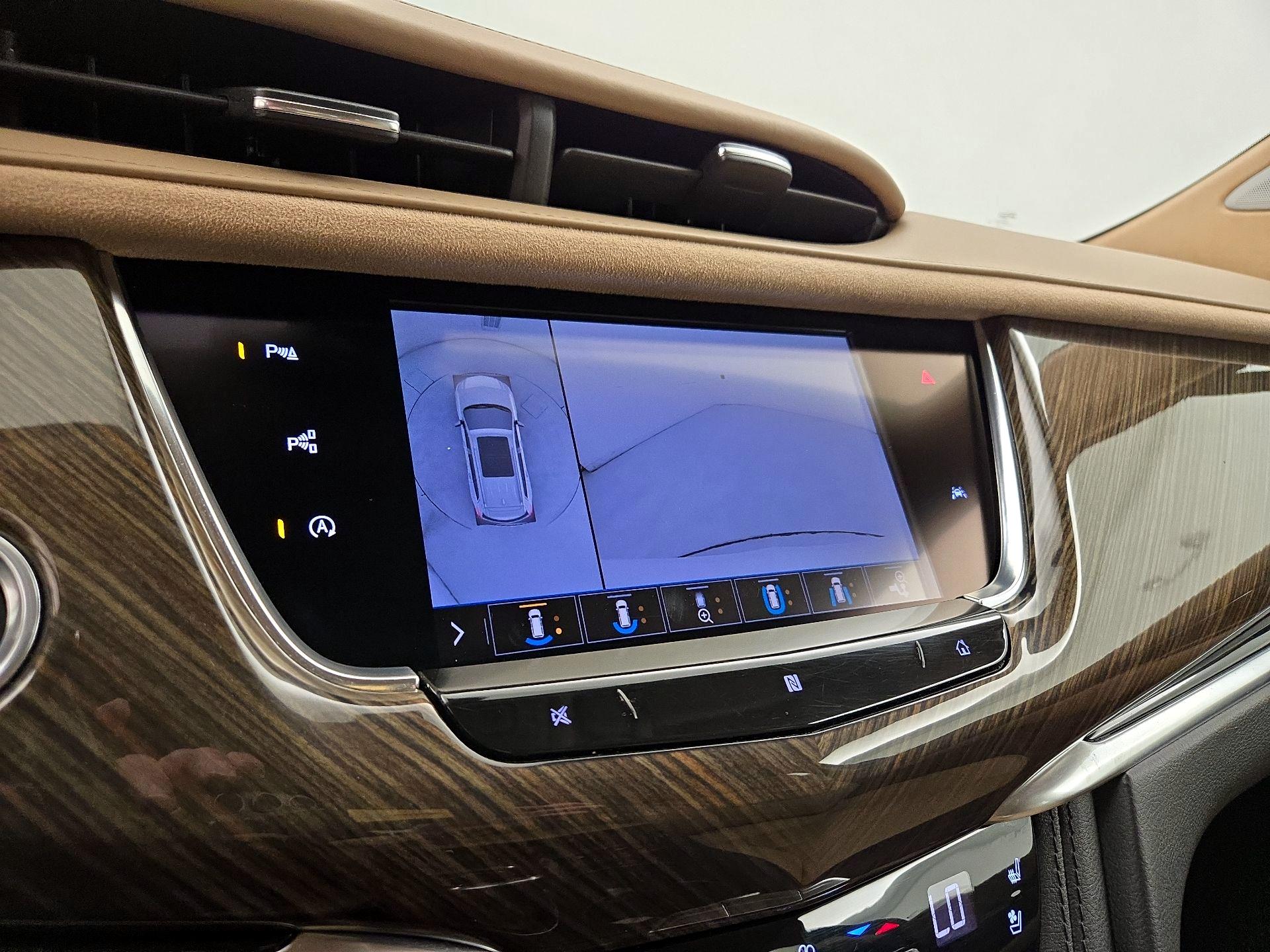 Thumbnail: 2020 Cadillac XT6 - 15