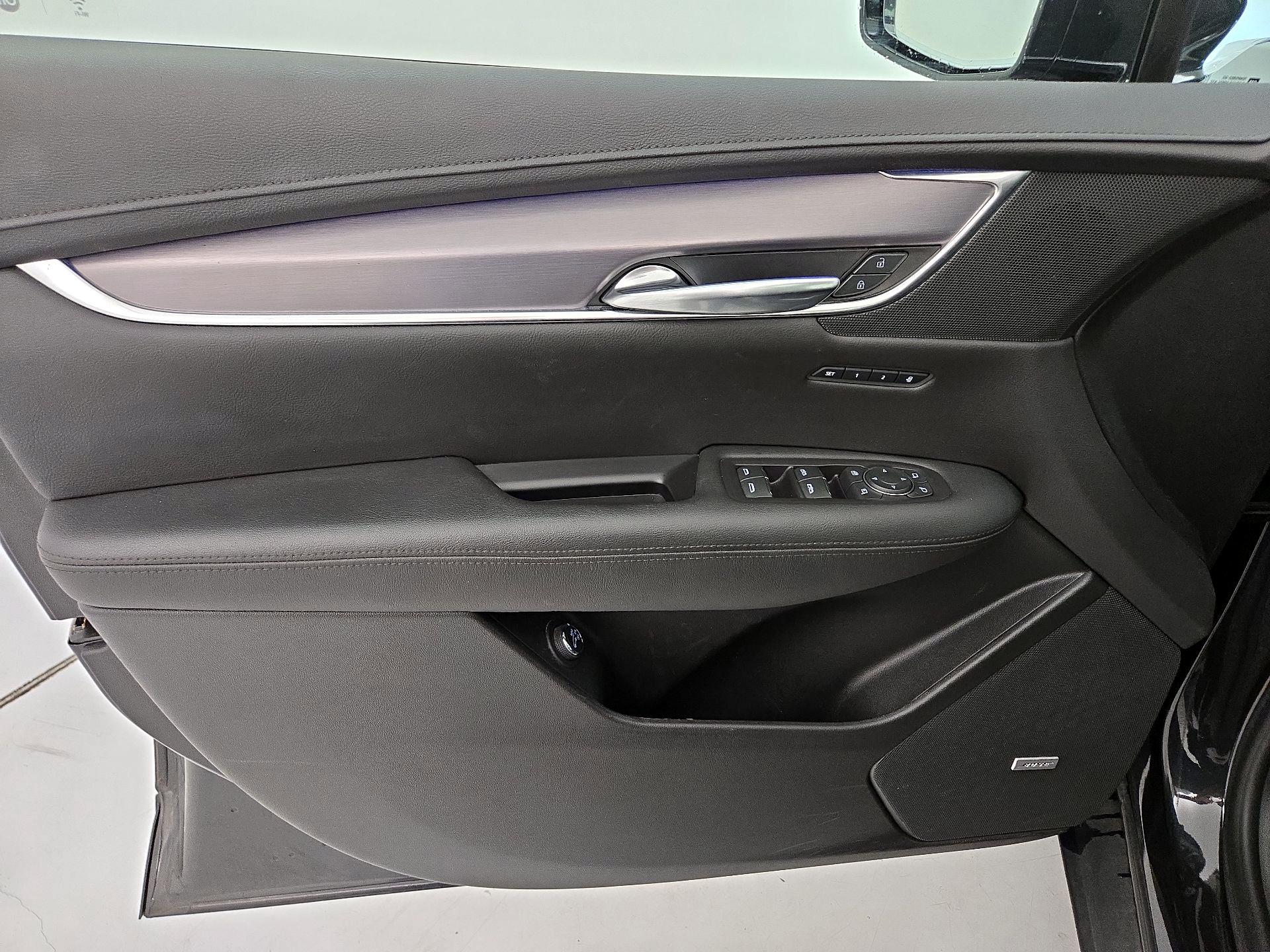 Thumbnail: 2019 Cadillac XT5 - 12