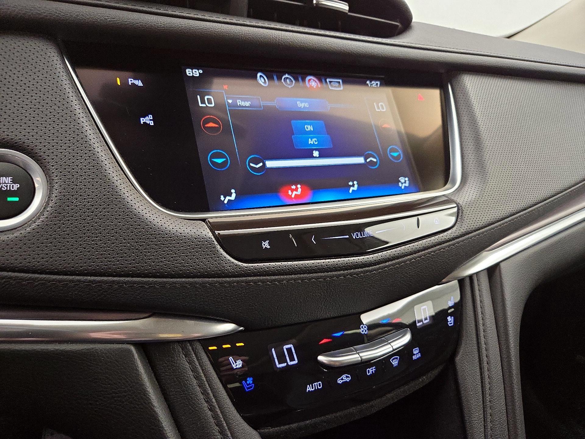 Thumbnail: 2019 Cadillac XT5 - 17