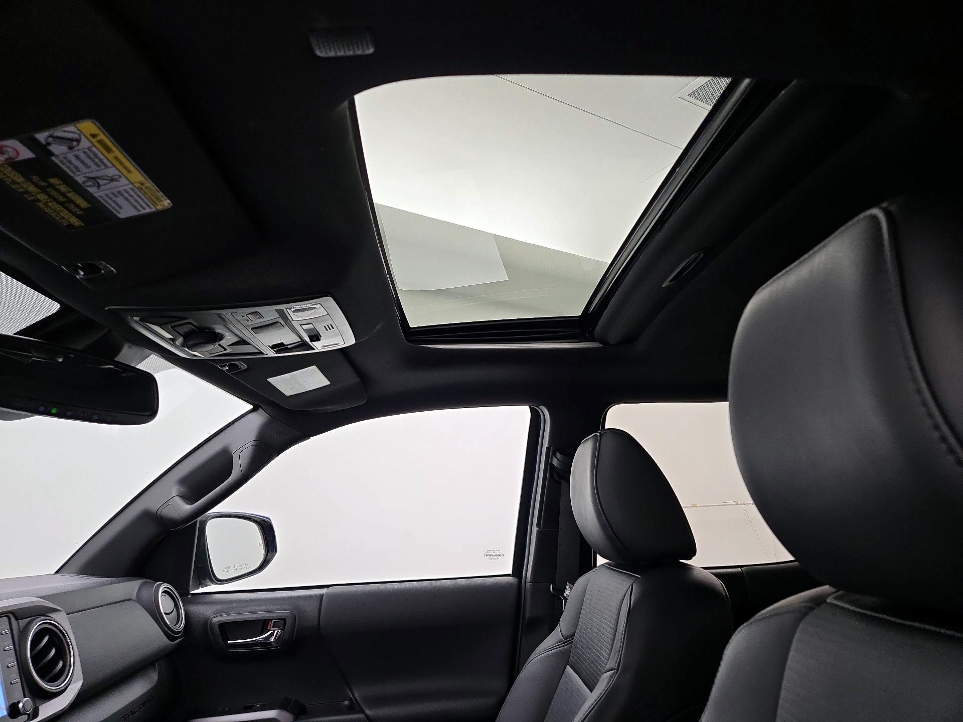 Thumbnail: 2023 Toyota Tacoma - 20