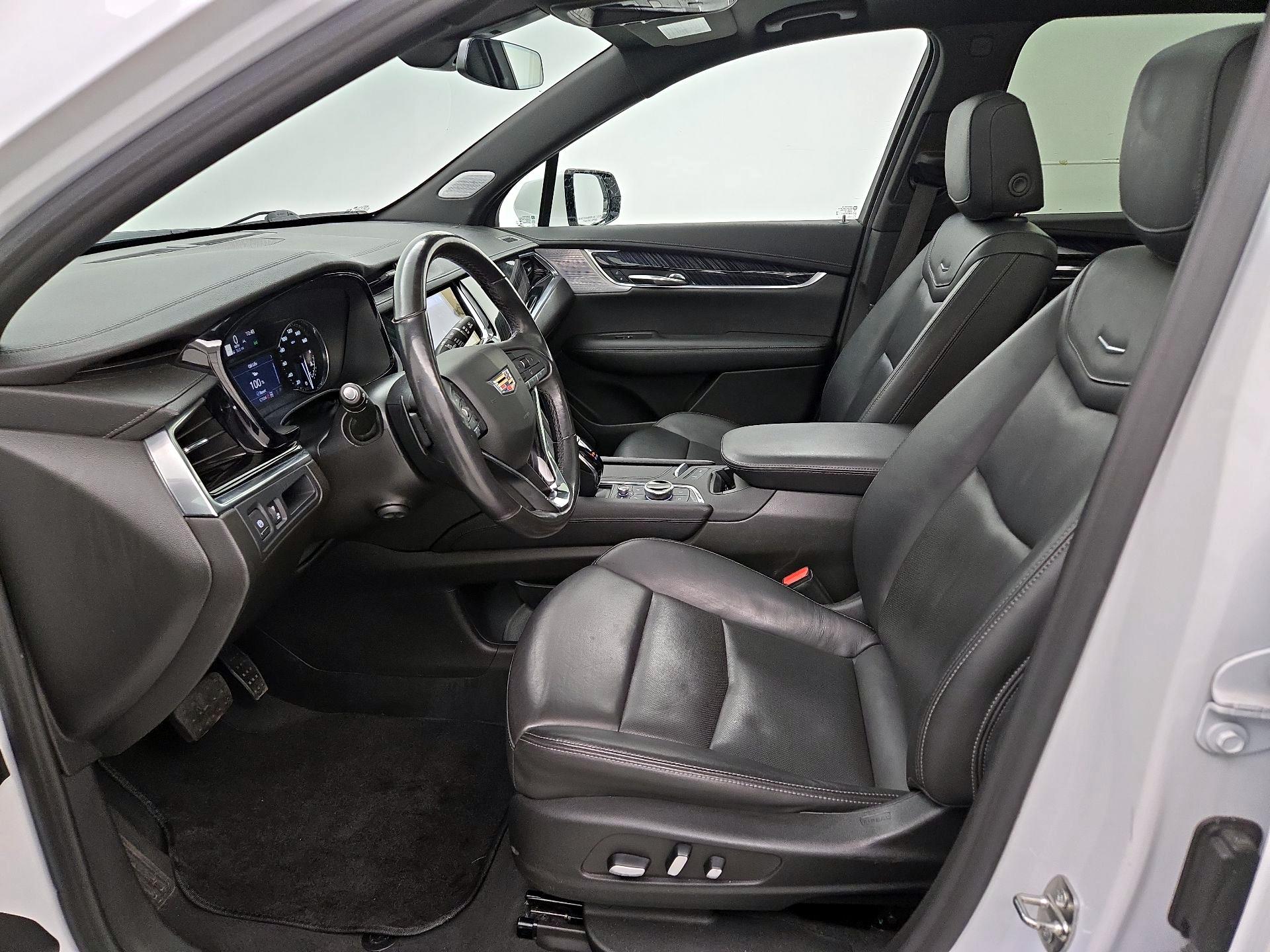 Thumbnail: 2023 Cadillac XT6 - 11