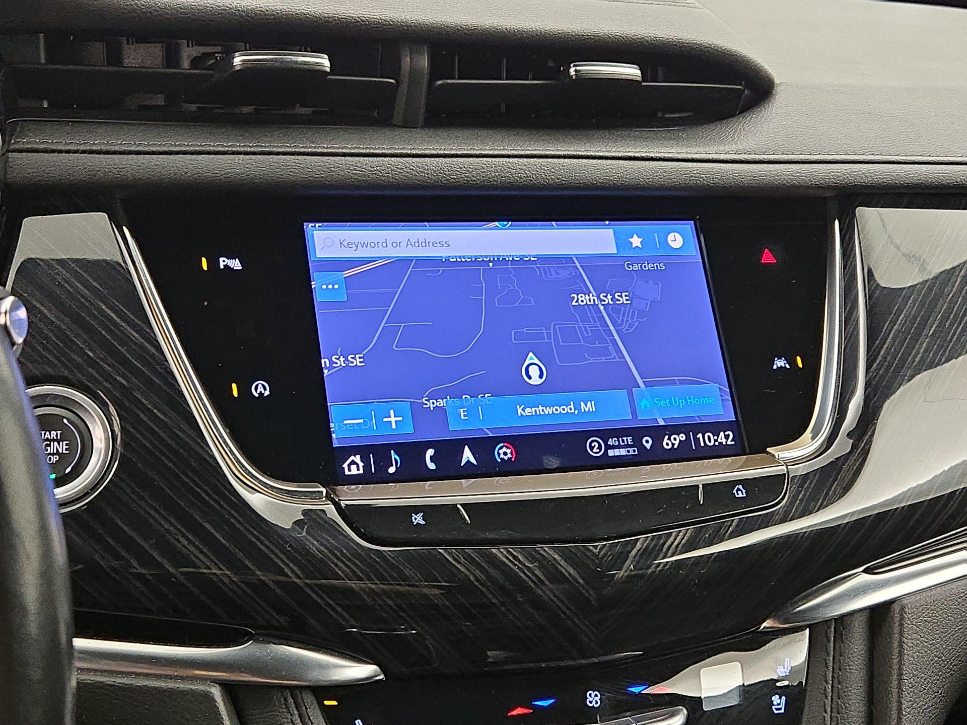 Thumbnail: 2023 Cadillac XT6 - 14