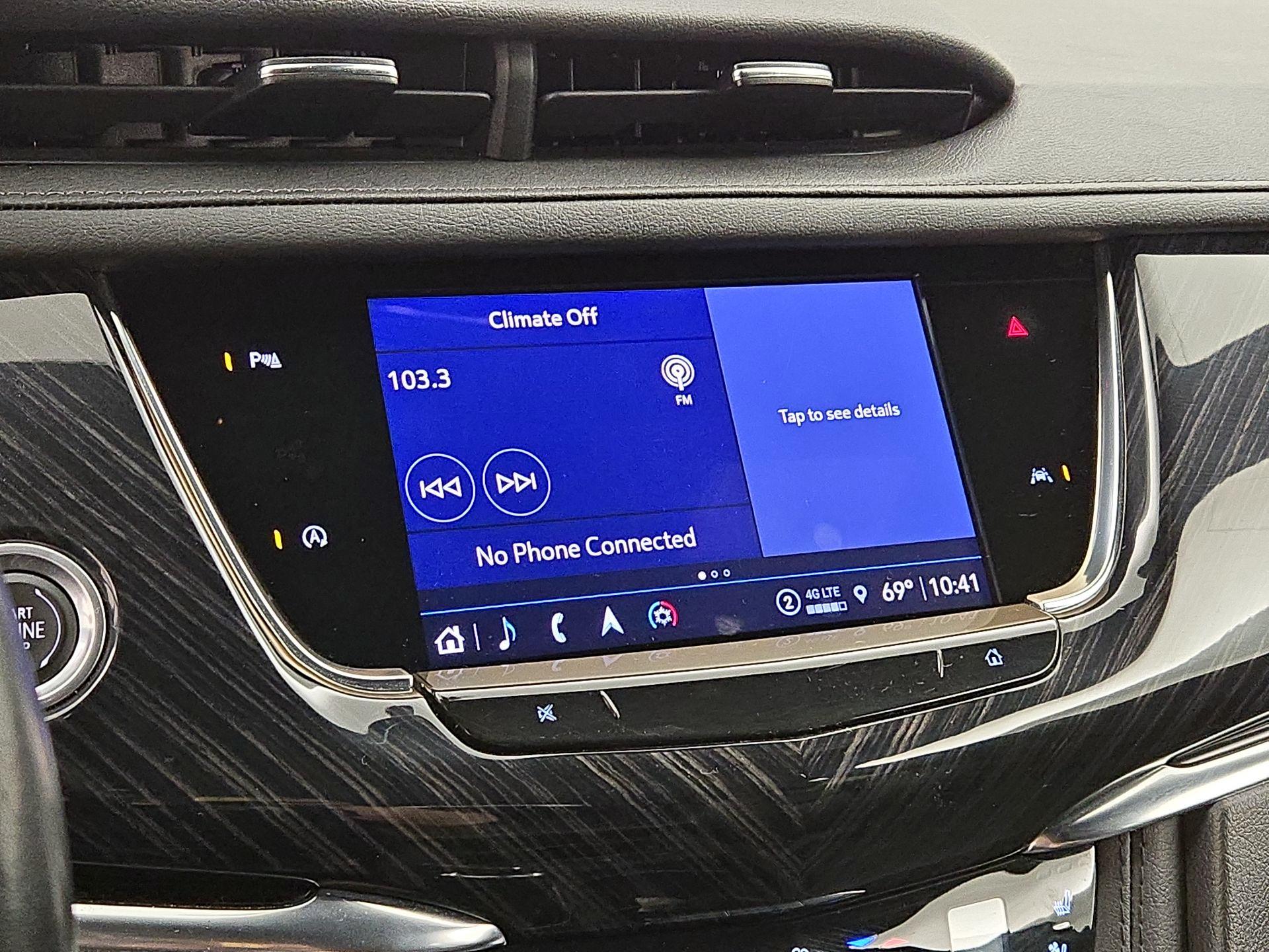 Thumbnail: 2023 Cadillac XT6 - 16