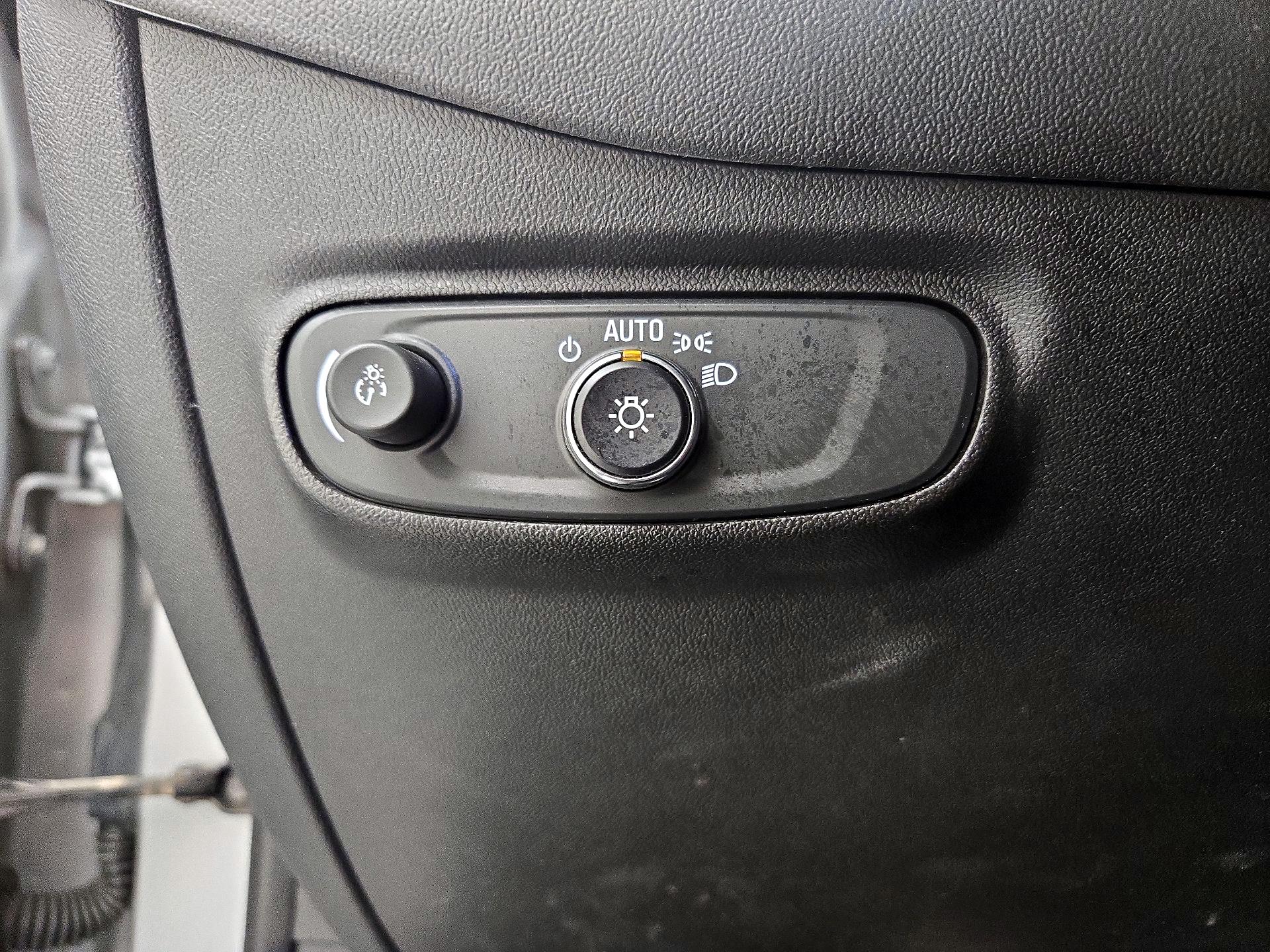 Thumbnail: 2020 Chevrolet Equinox - 13