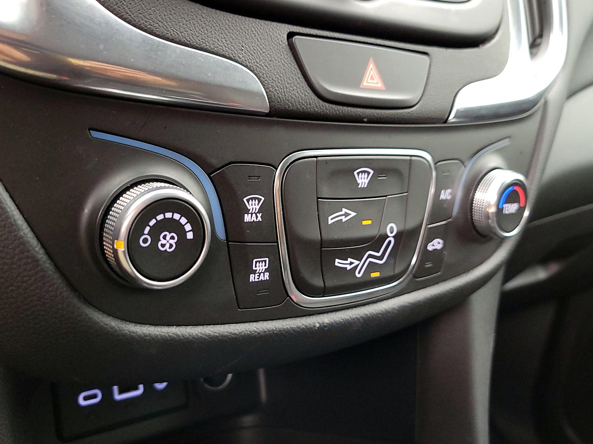 Thumbnail: 2021 Chevrolet Equinox - 16