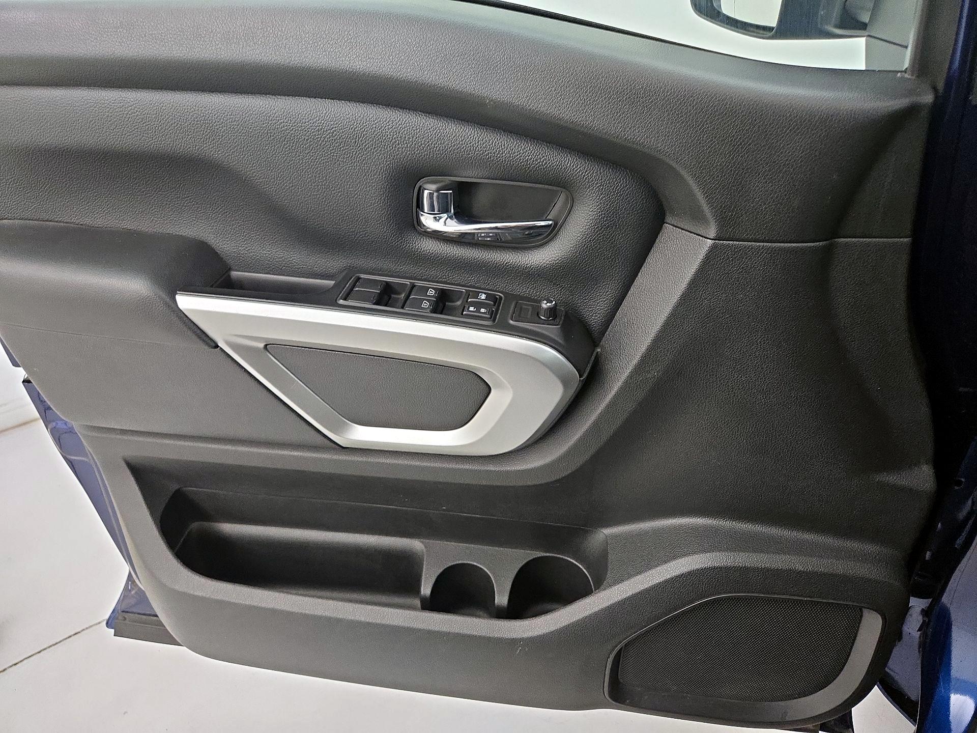 Thumbnail: 2018 Nissan Titan - 12