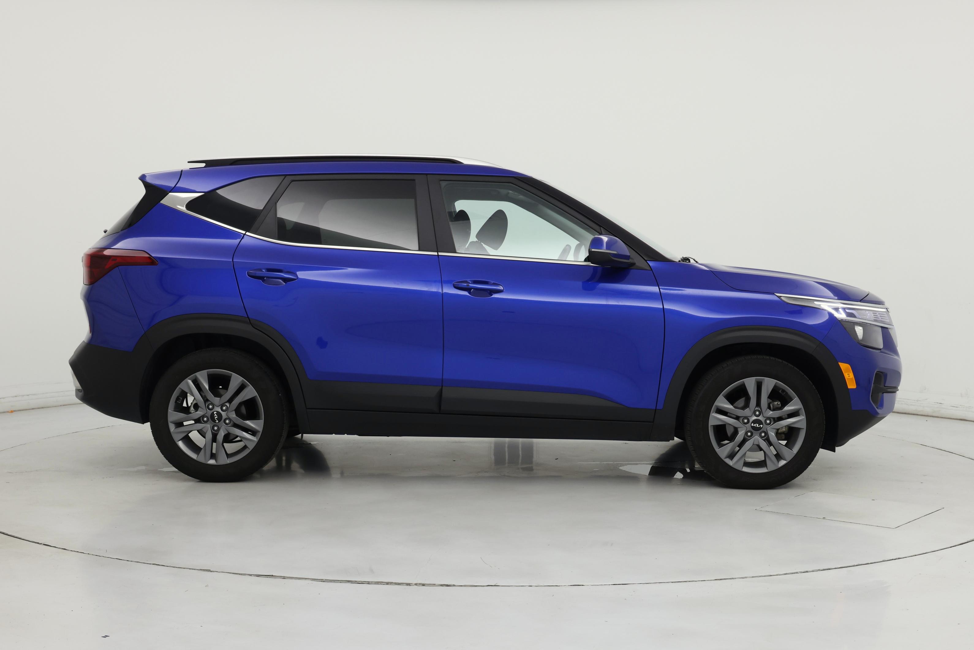 Thumbnail: 2023 Kia Seltos - 7