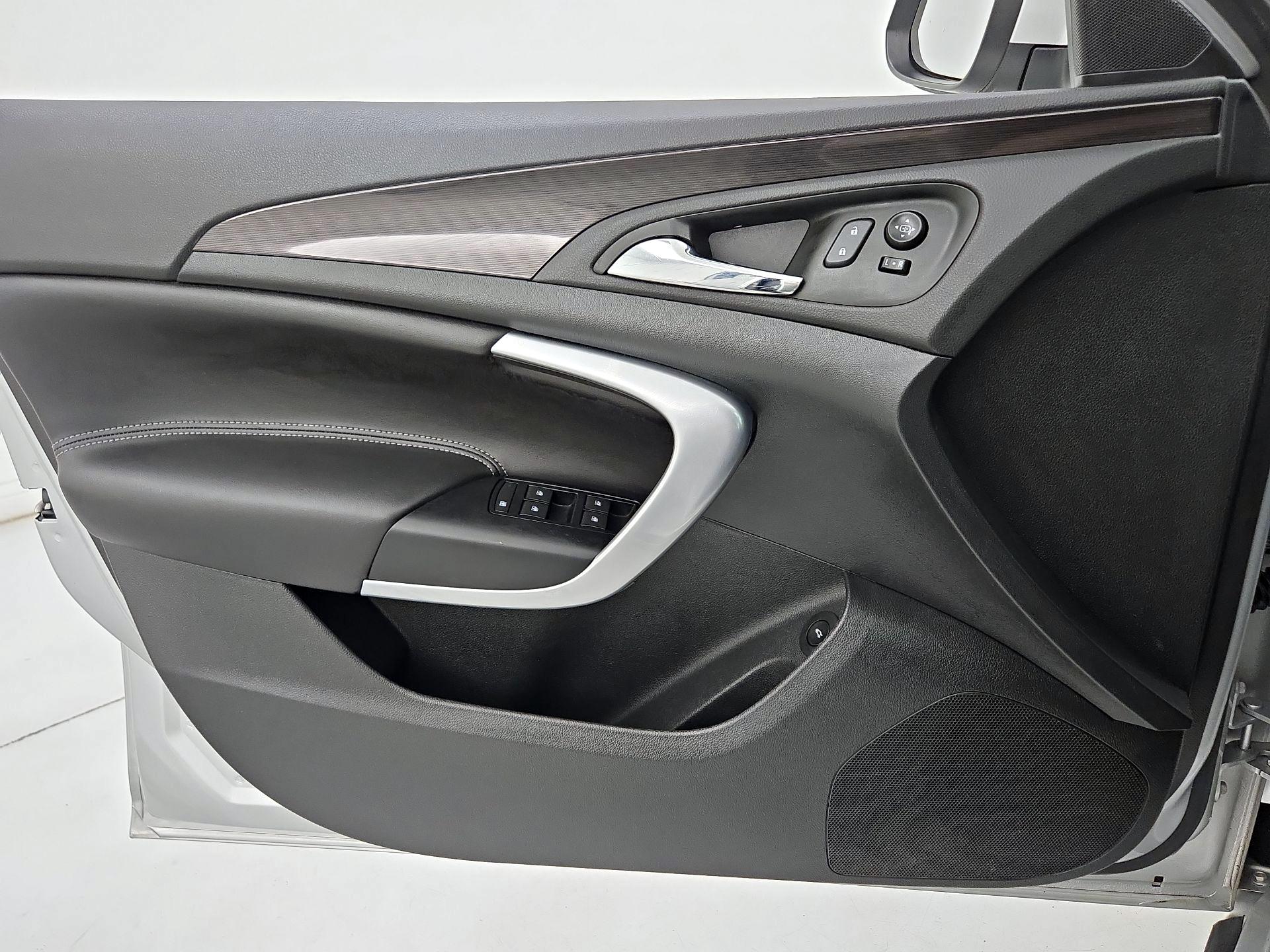 Thumbnail: 2017 Buick Regal - 12