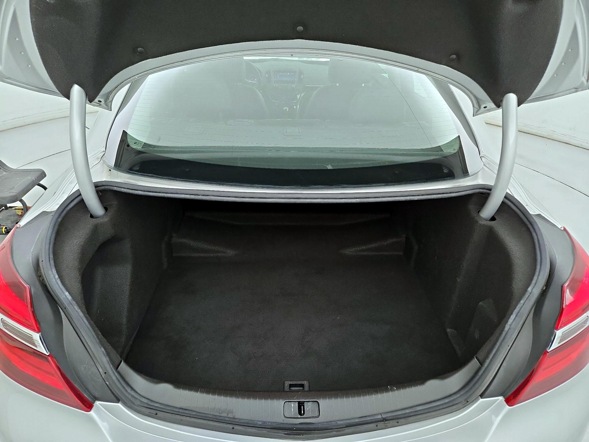Thumbnail: 2017 Buick Regal - 20