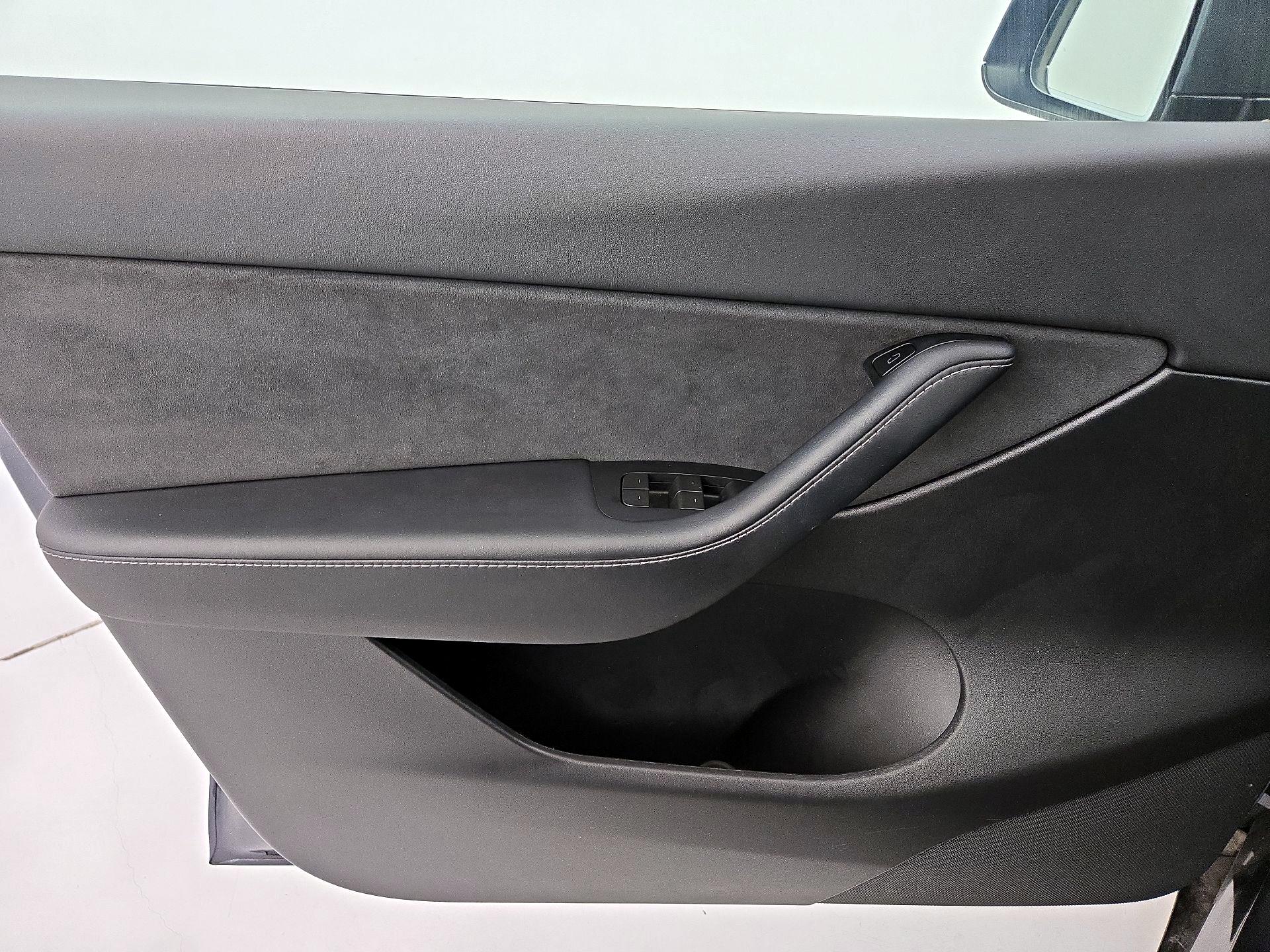 Thumbnail: 2022 Tesla Model Y - 12