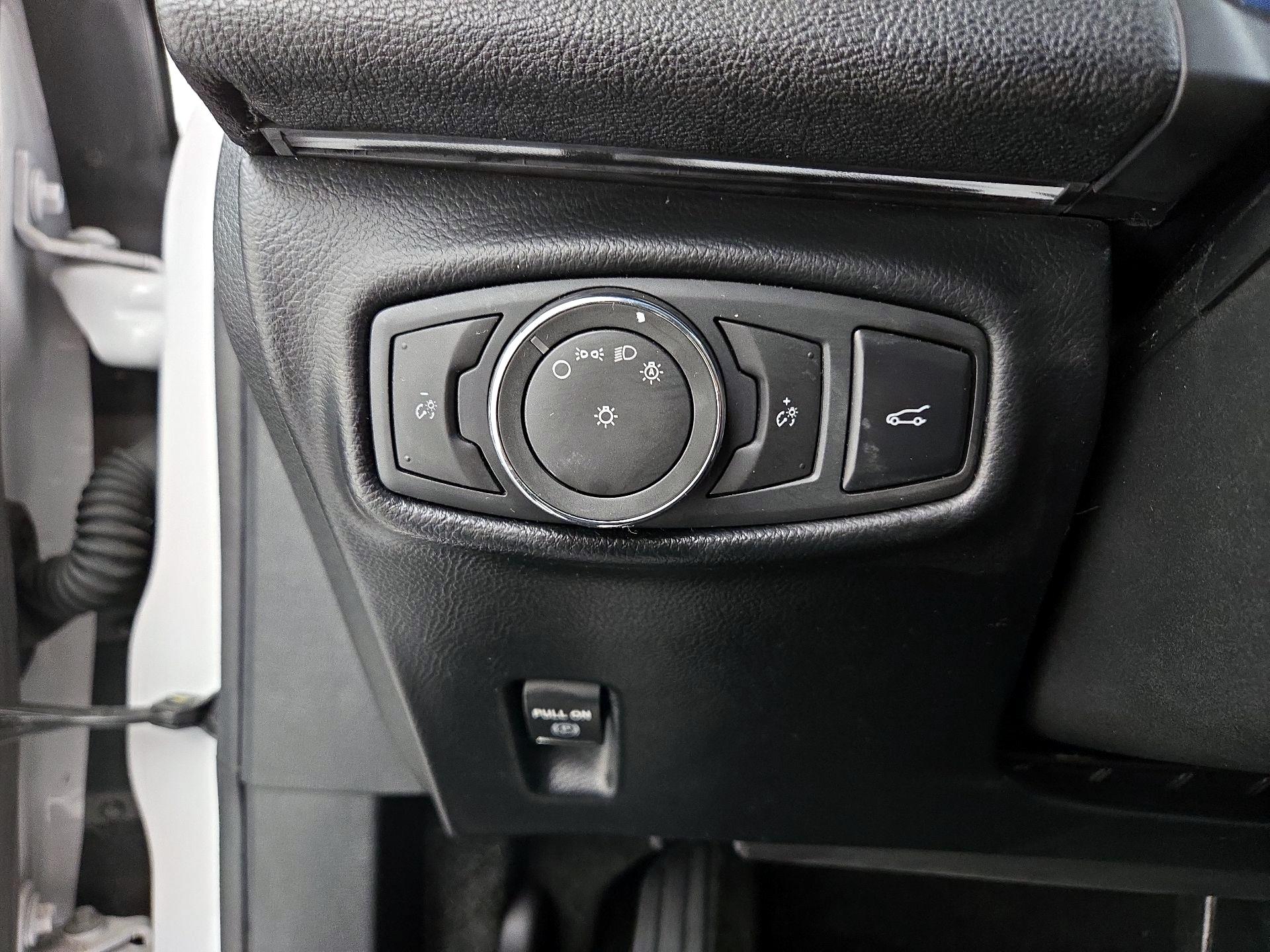Thumbnail: 2016 Lincoln MKZ - 13
