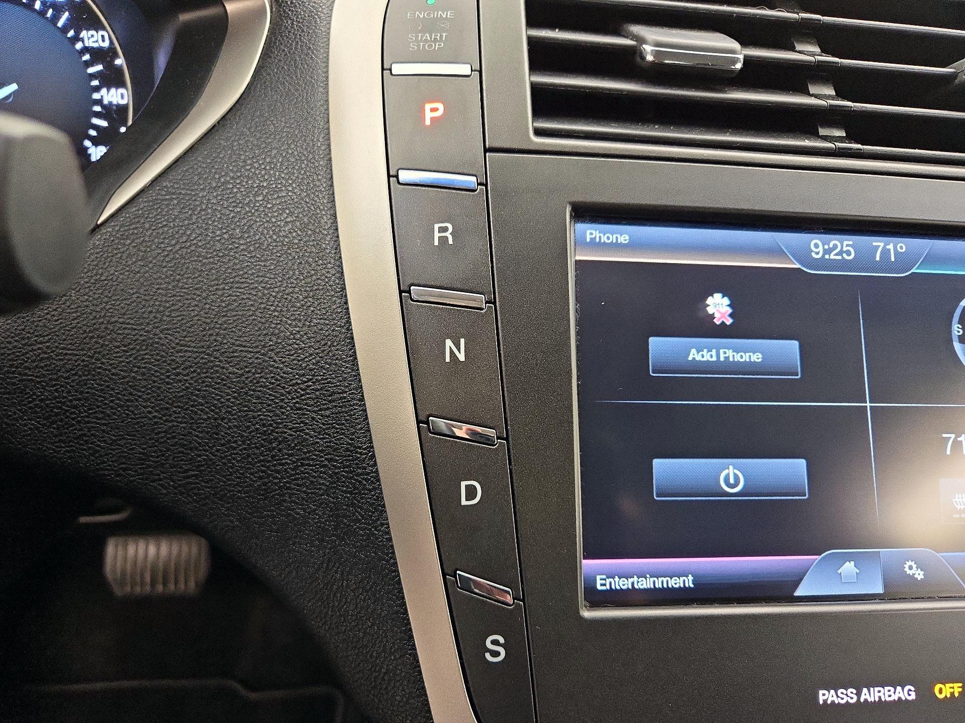 Thumbnail: 2016 Lincoln MKZ - 17