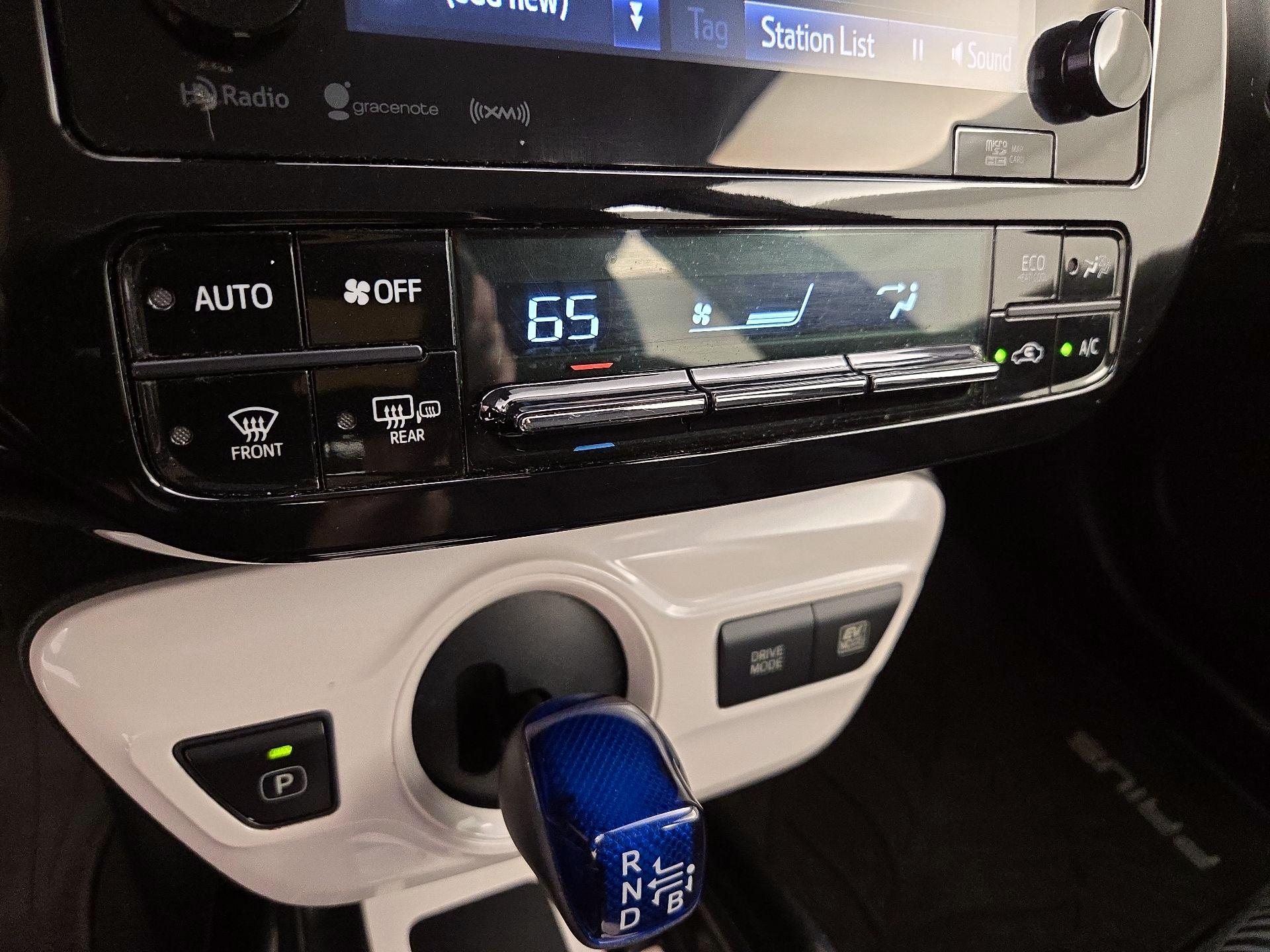 Thumbnail: 2017 Toyota Prius - 17