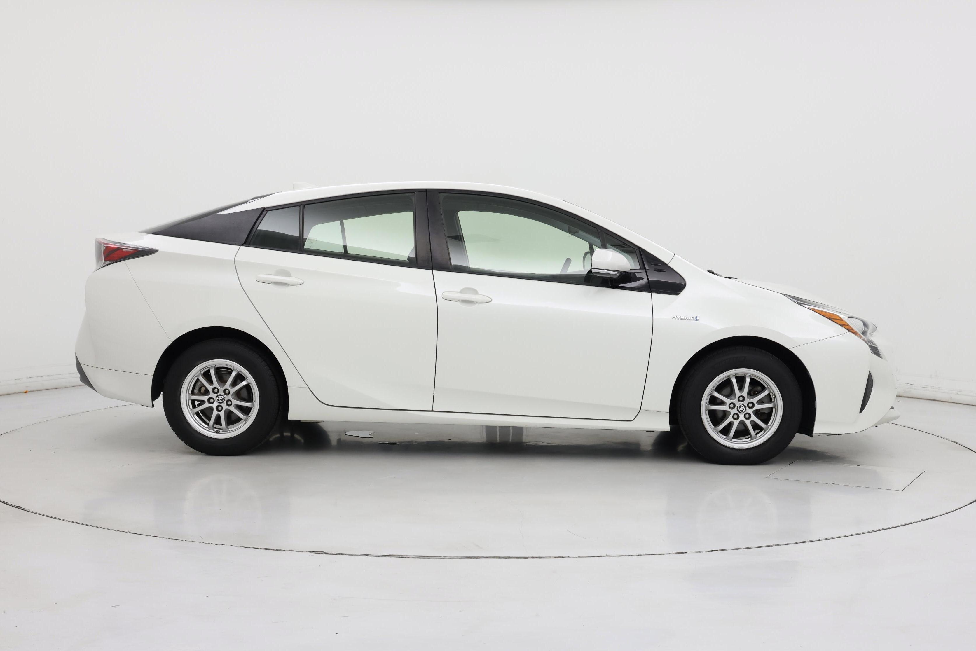 Thumbnail: 2017 Toyota Prius - 7