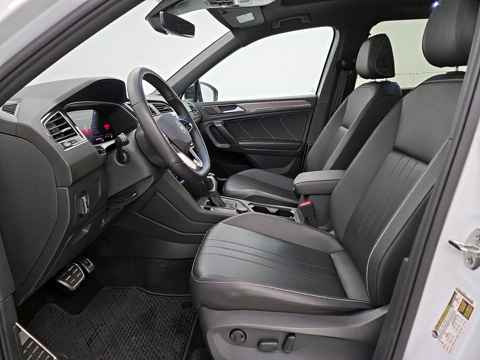 Thumbnail: 2024 Volkswagen Tiguan - 11
