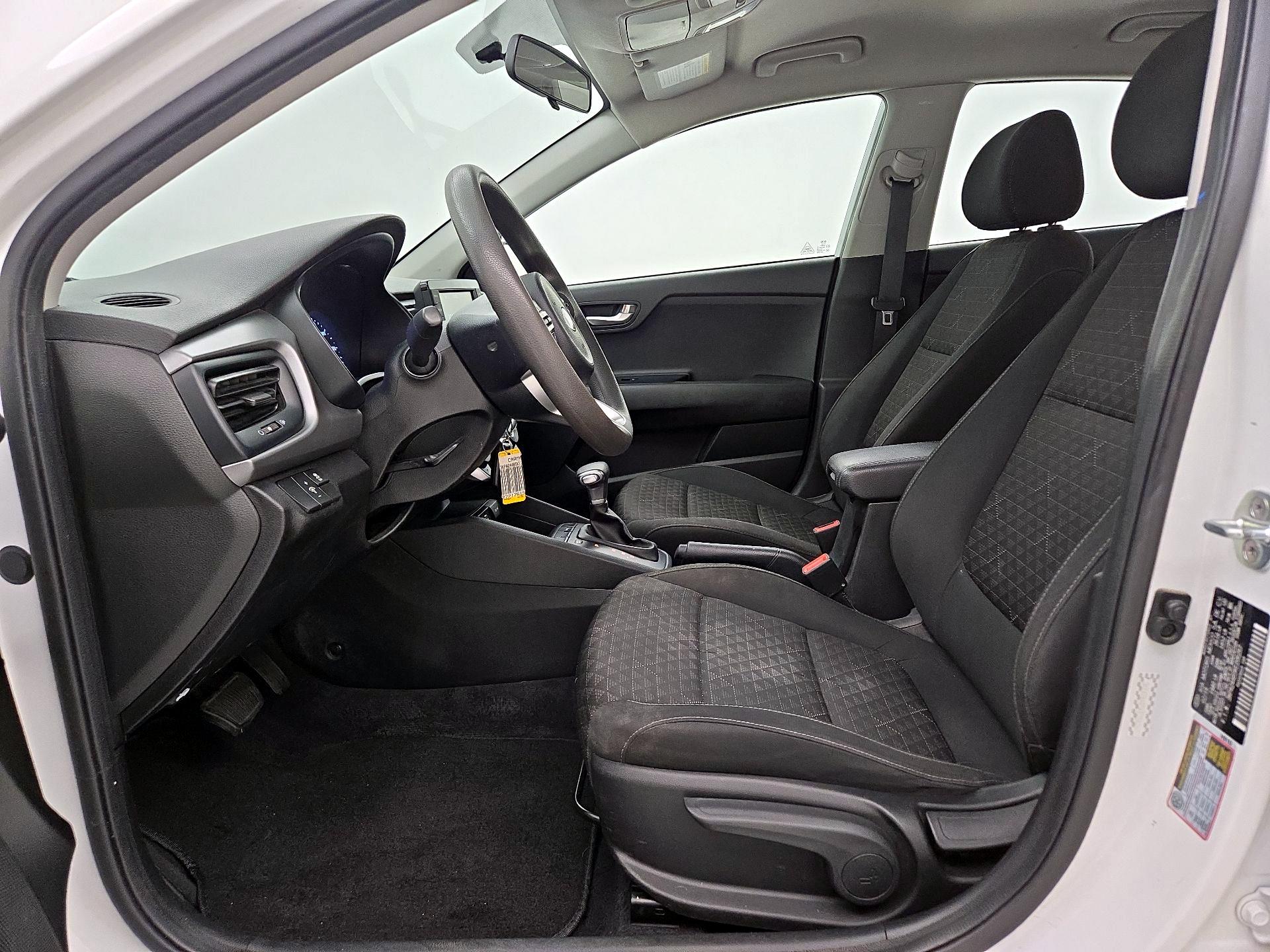 Thumbnail: 2019 Kia Rio - 11