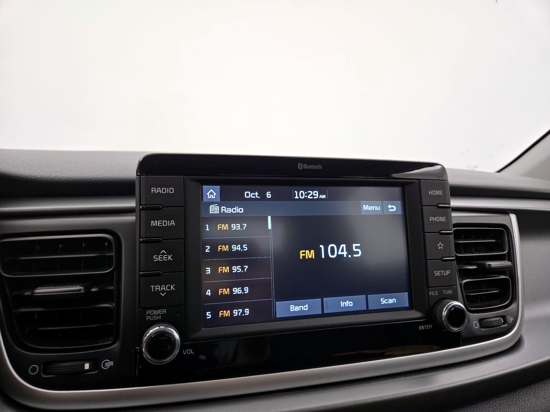 Thumbnail: 2019 Kia Rio - 15