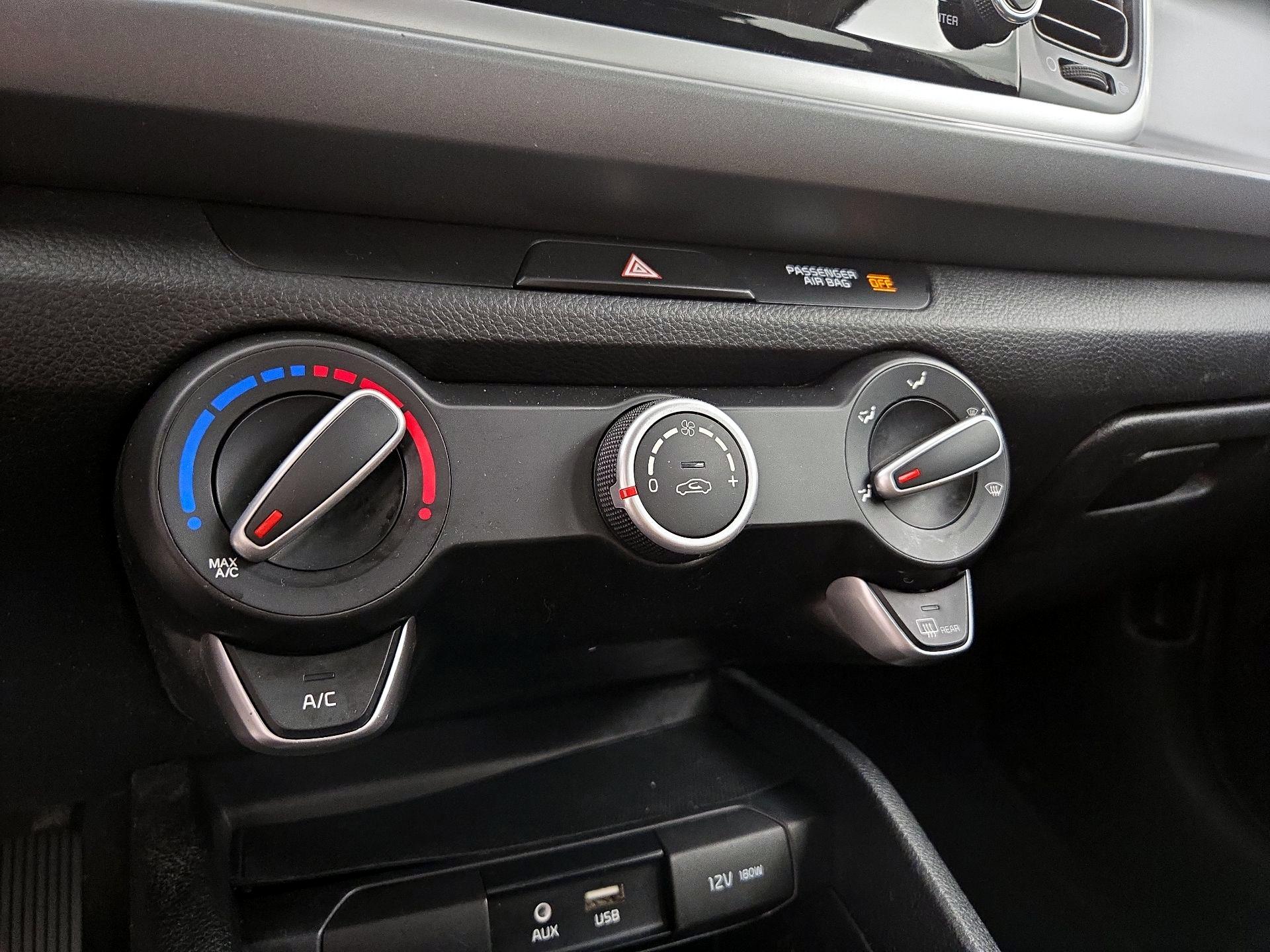 Thumbnail: 2019 Kia Rio - 16