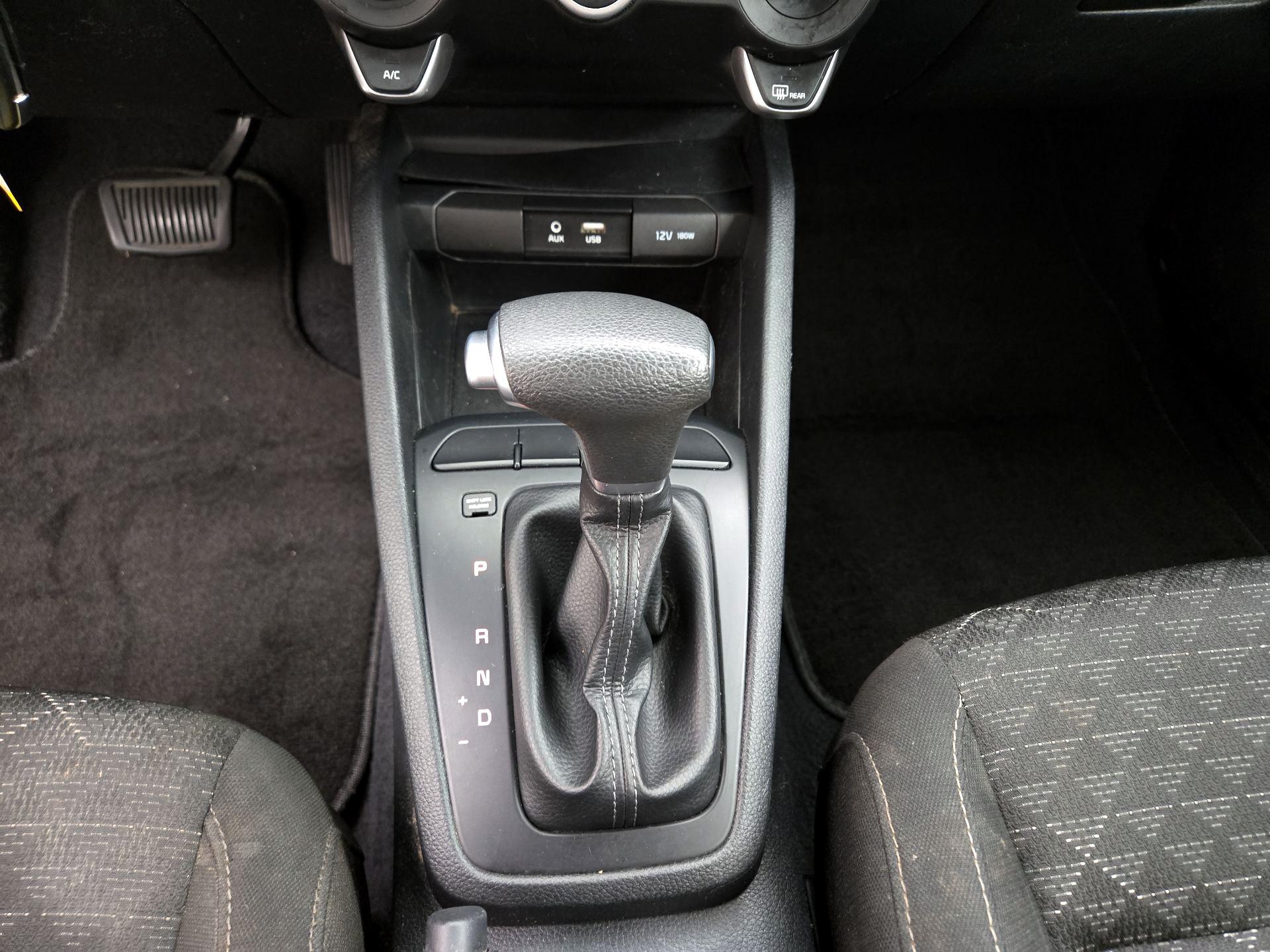 Thumbnail: 2019 Kia Rio - 17