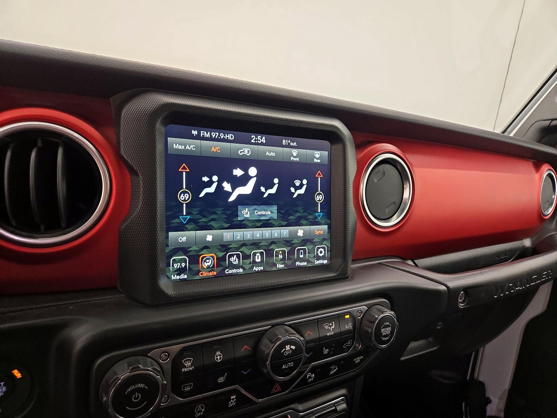Thumbnail: 2020 Jeep Wrangler - 17