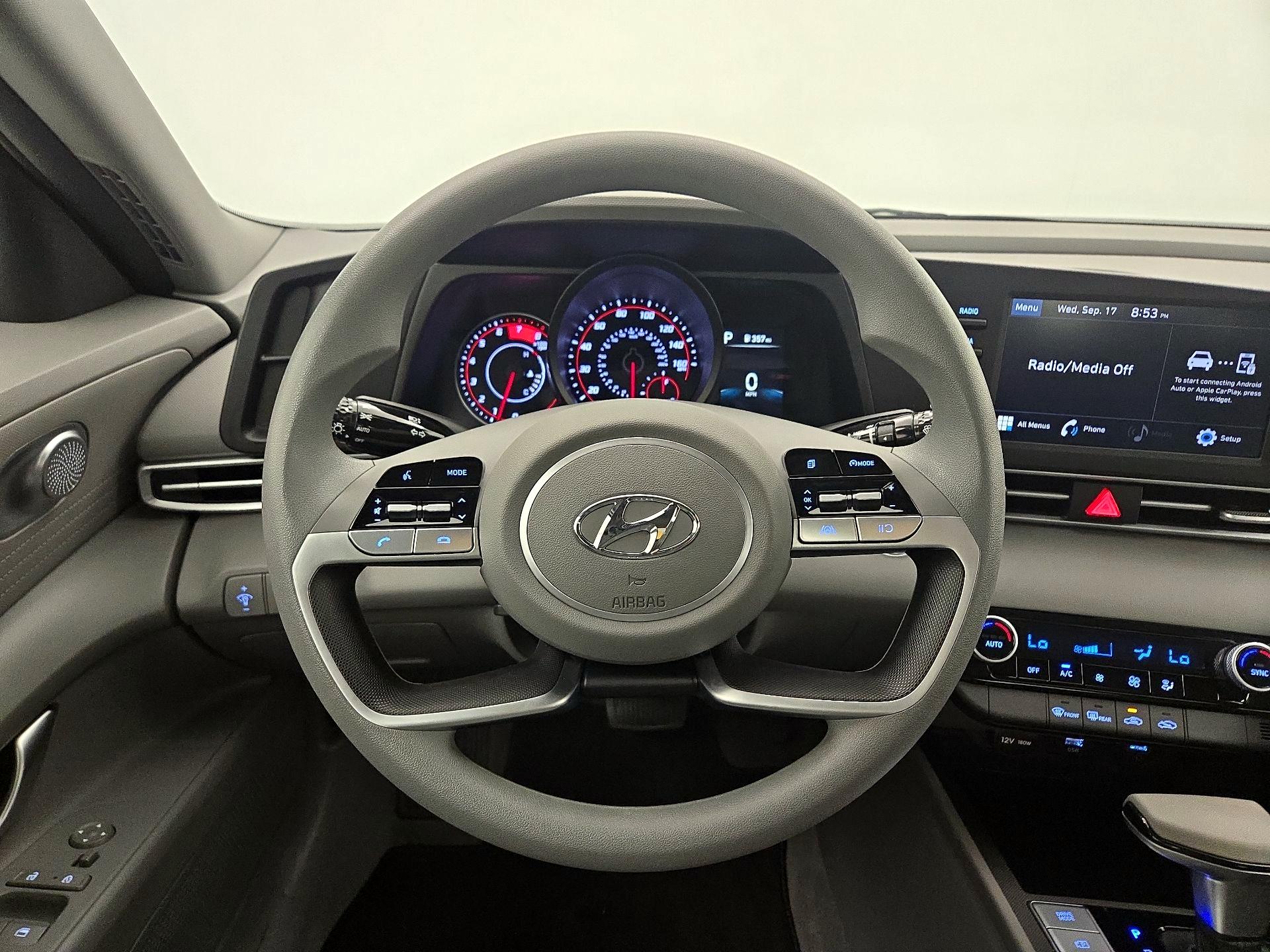 Thumbnail: 2023 Hyundai Elantra - 10