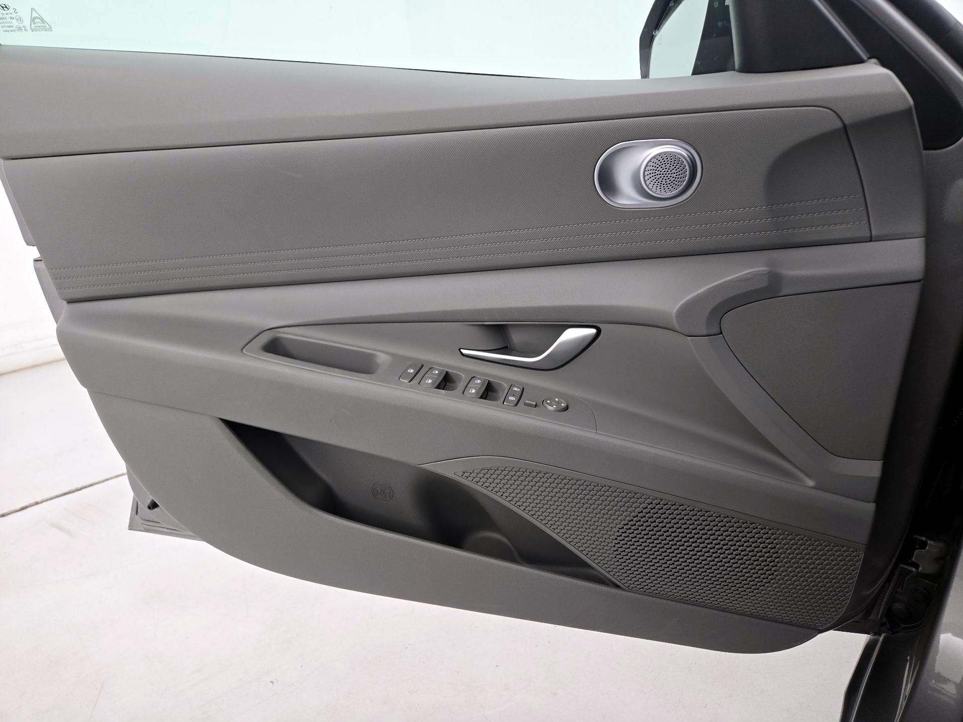 Thumbnail: 2023 Hyundai Elantra - 12
