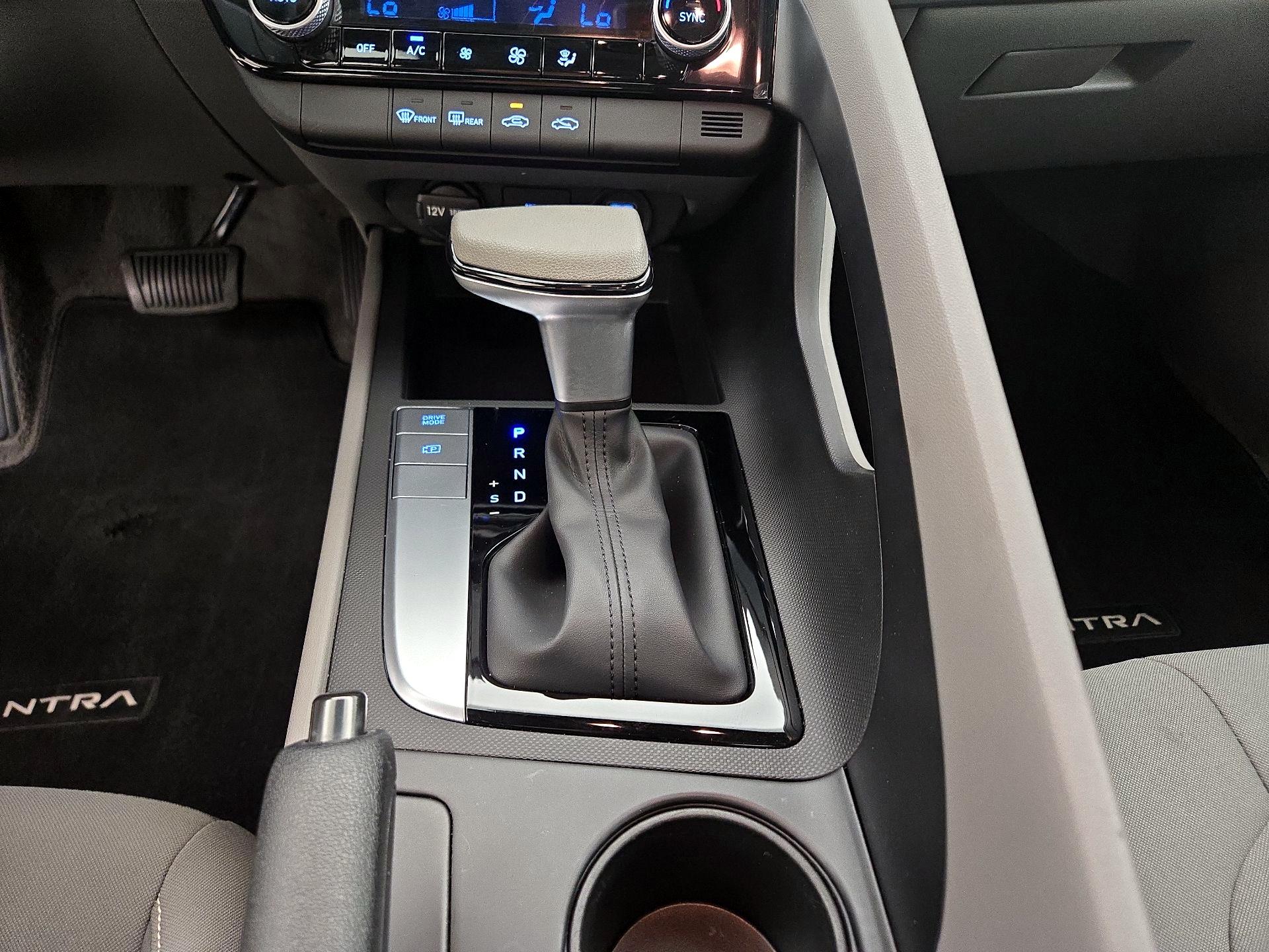 Thumbnail: 2023 Hyundai Elantra - 17