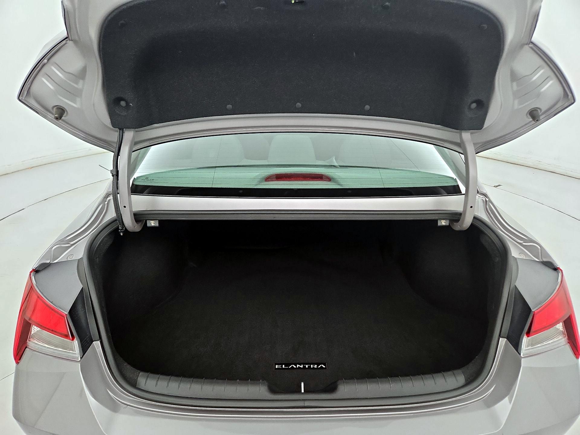 Thumbnail: 2023 Hyundai Elantra - 20
