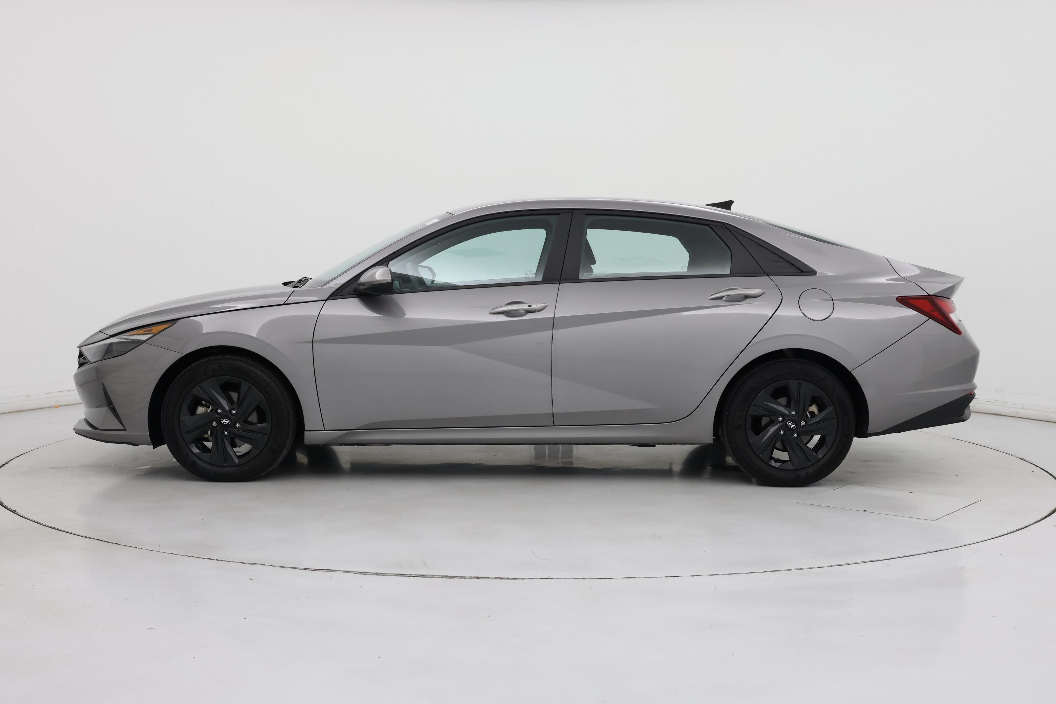 Thumbnail: 2023 Hyundai Elantra - 3