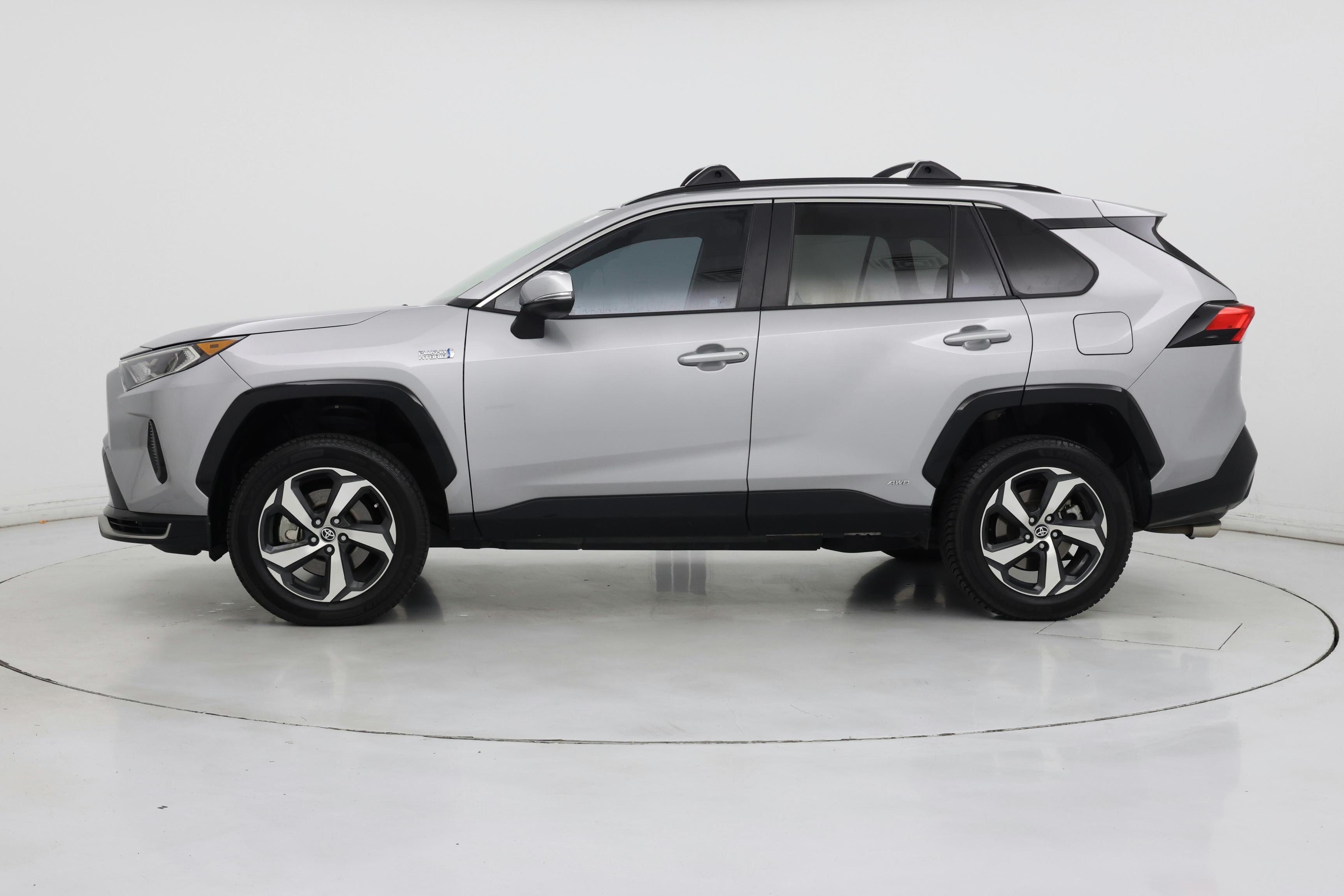 Thumbnail: 2021 Toyota RAV4 - 3
