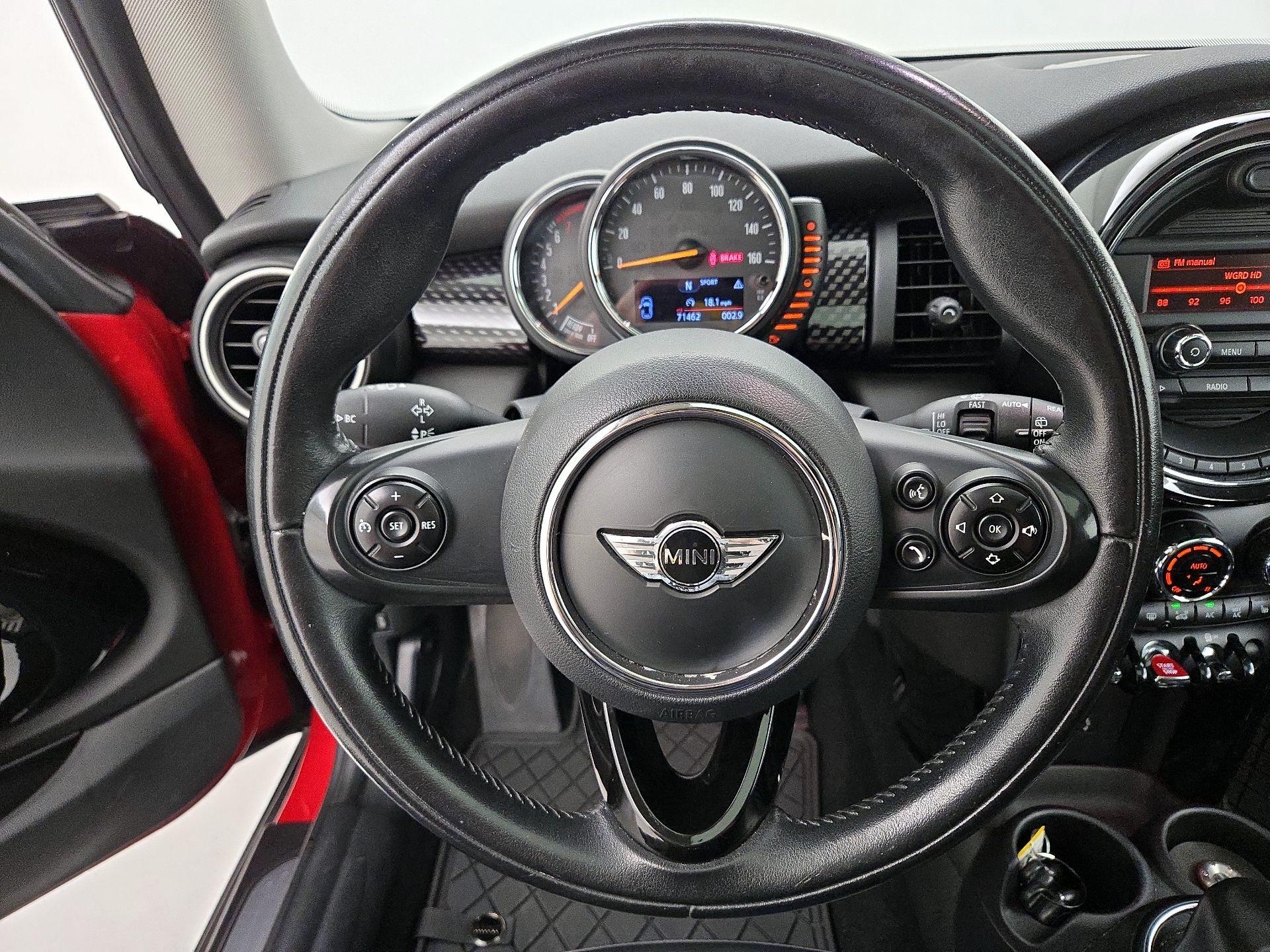 Thumbnail: 2015 MINI Cooper Hardtop - 10