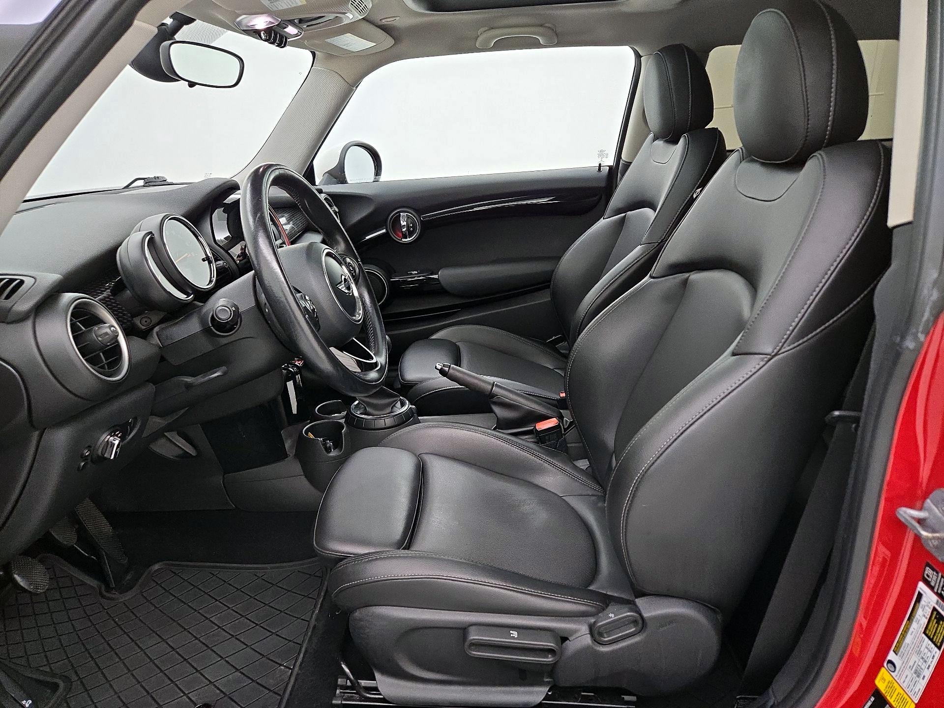 Thumbnail: 2015 MINI Cooper Hardtop - 11