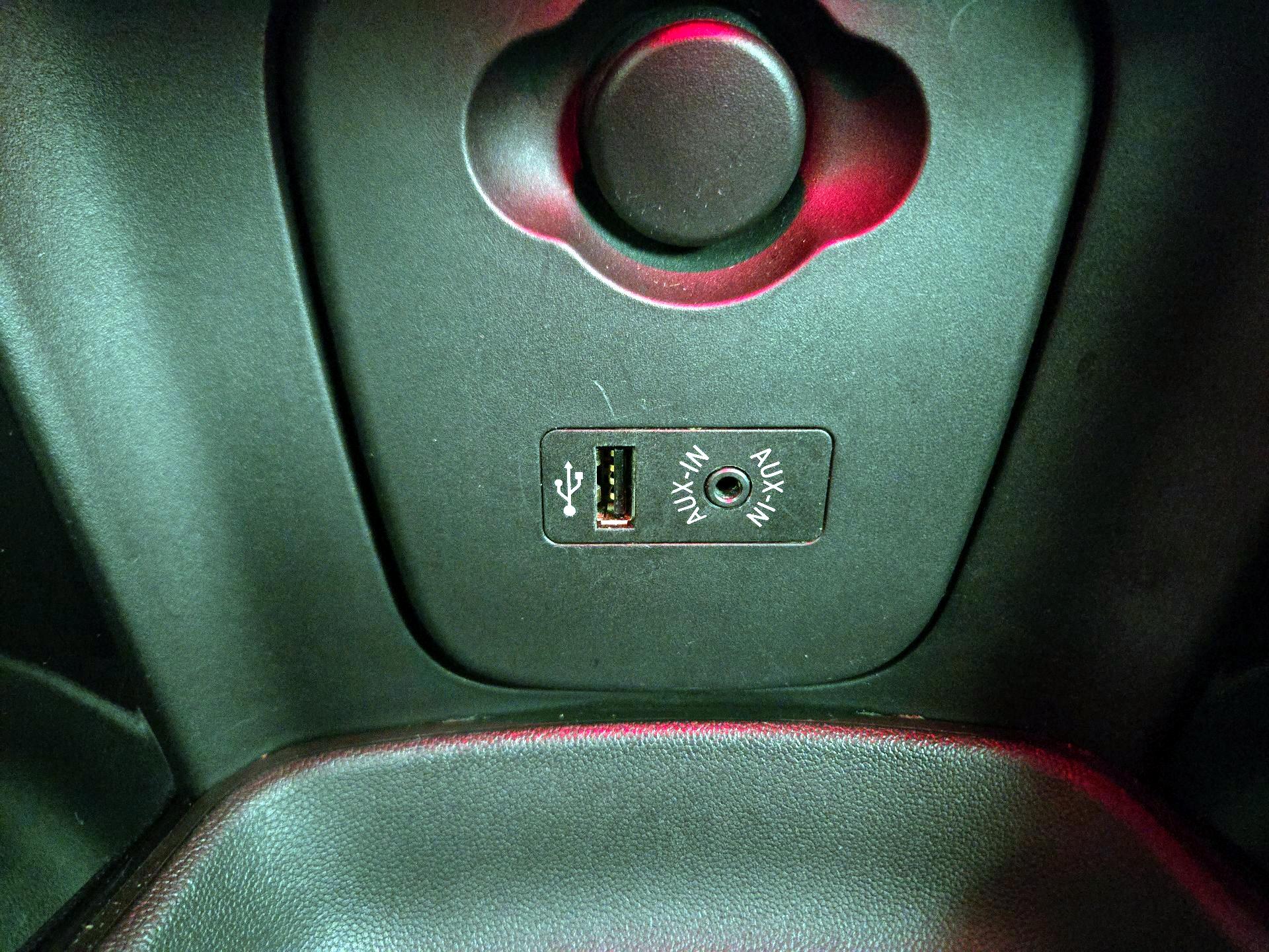 Thumbnail: 2015 MINI Cooper Hardtop - 17