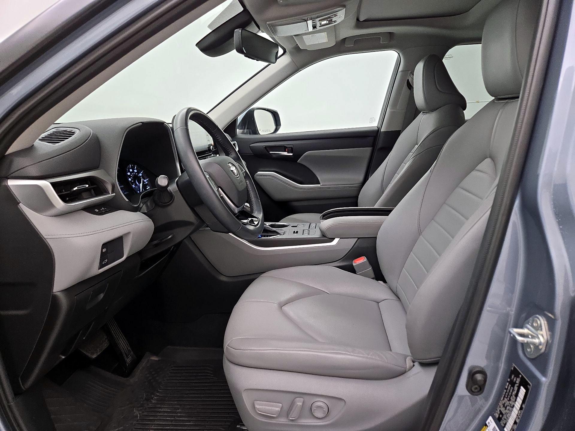 Thumbnail: 2021 Toyota Highlander - 11