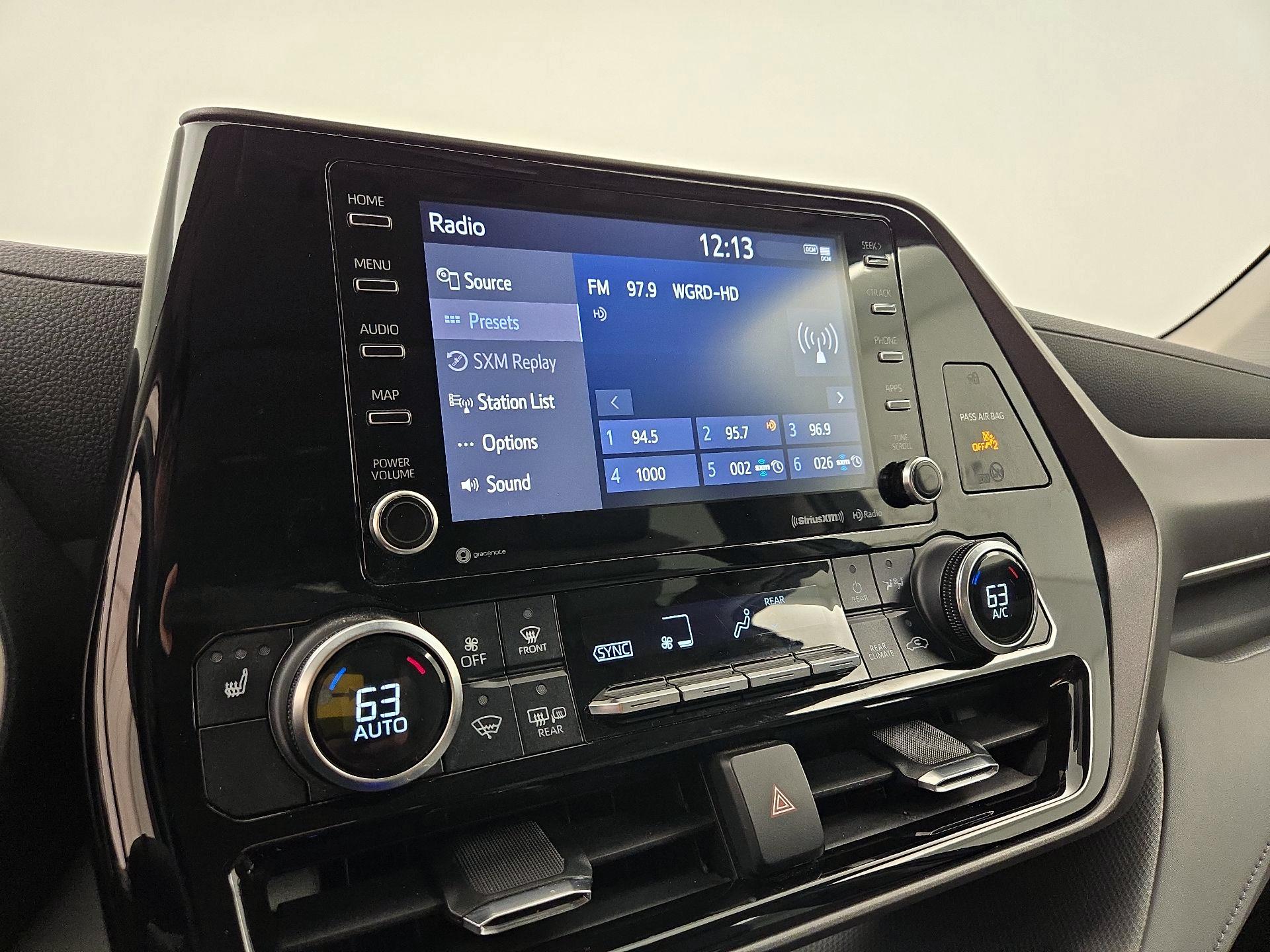 Thumbnail: 2021 Toyota Highlander - 15