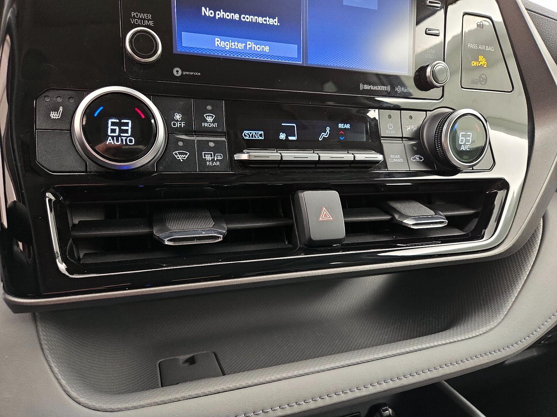 Thumbnail: 2021 Toyota Highlander - 16