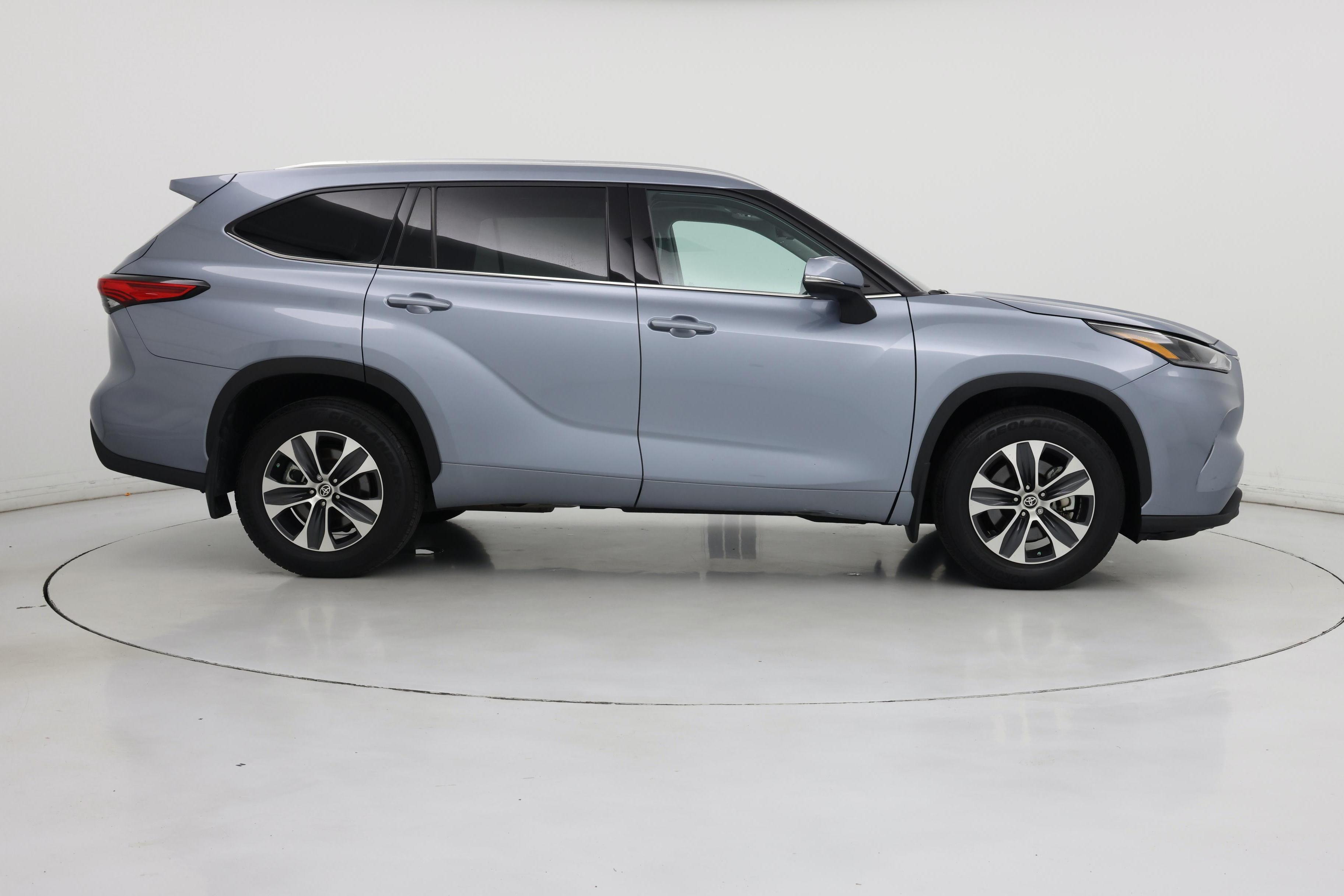 Thumbnail: 2021 Toyota Highlander - 7