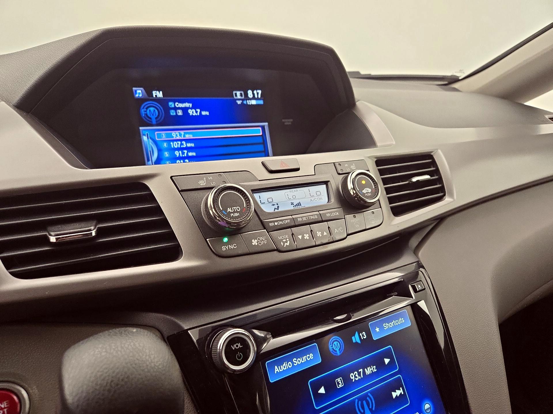 Thumbnail: 2016 Honda Odyssey - 16