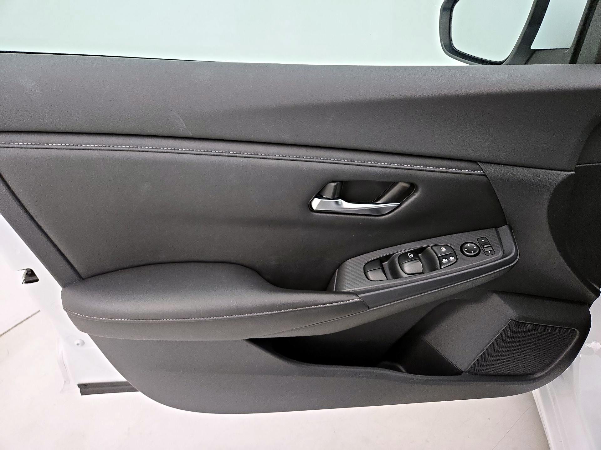 Thumbnail: 2020 Nissan Sentra - 12