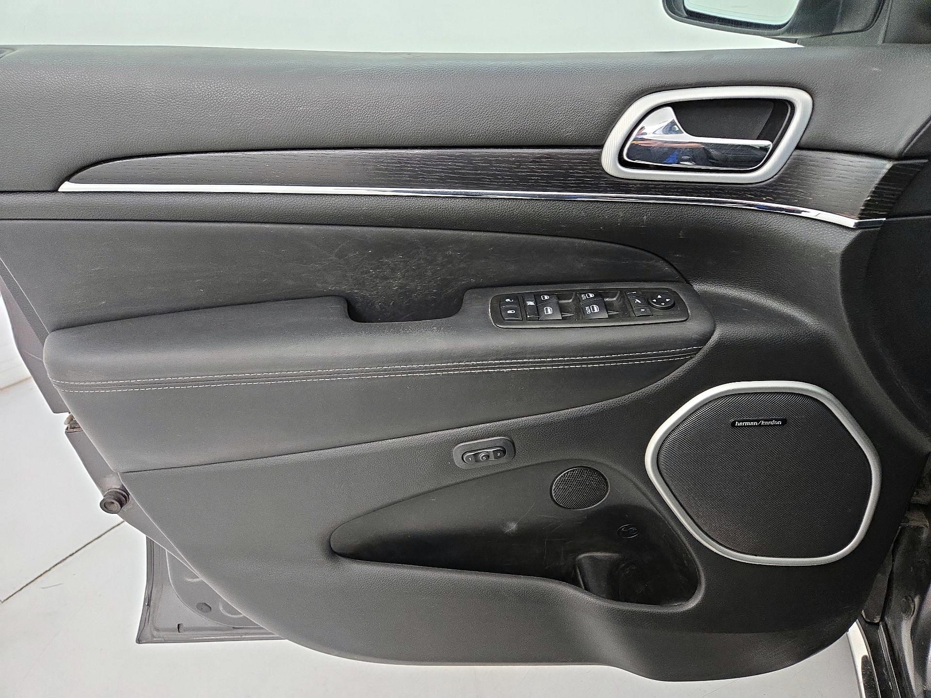 Thumbnail: 2021 Jeep Grand Cherokee - 12