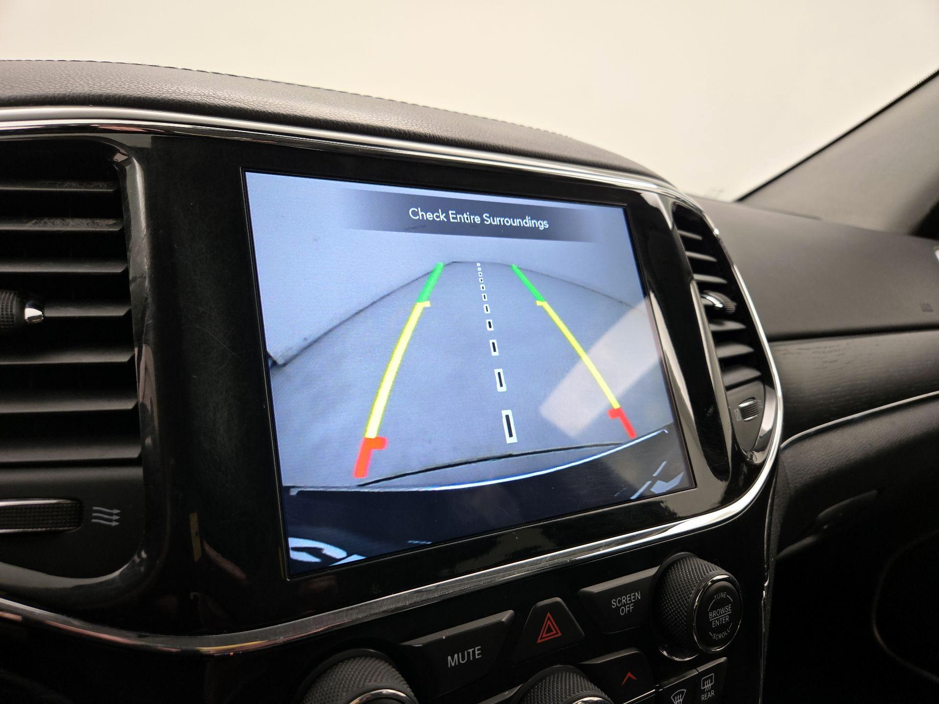 Thumbnail: 2021 Jeep Grand Cherokee - 15