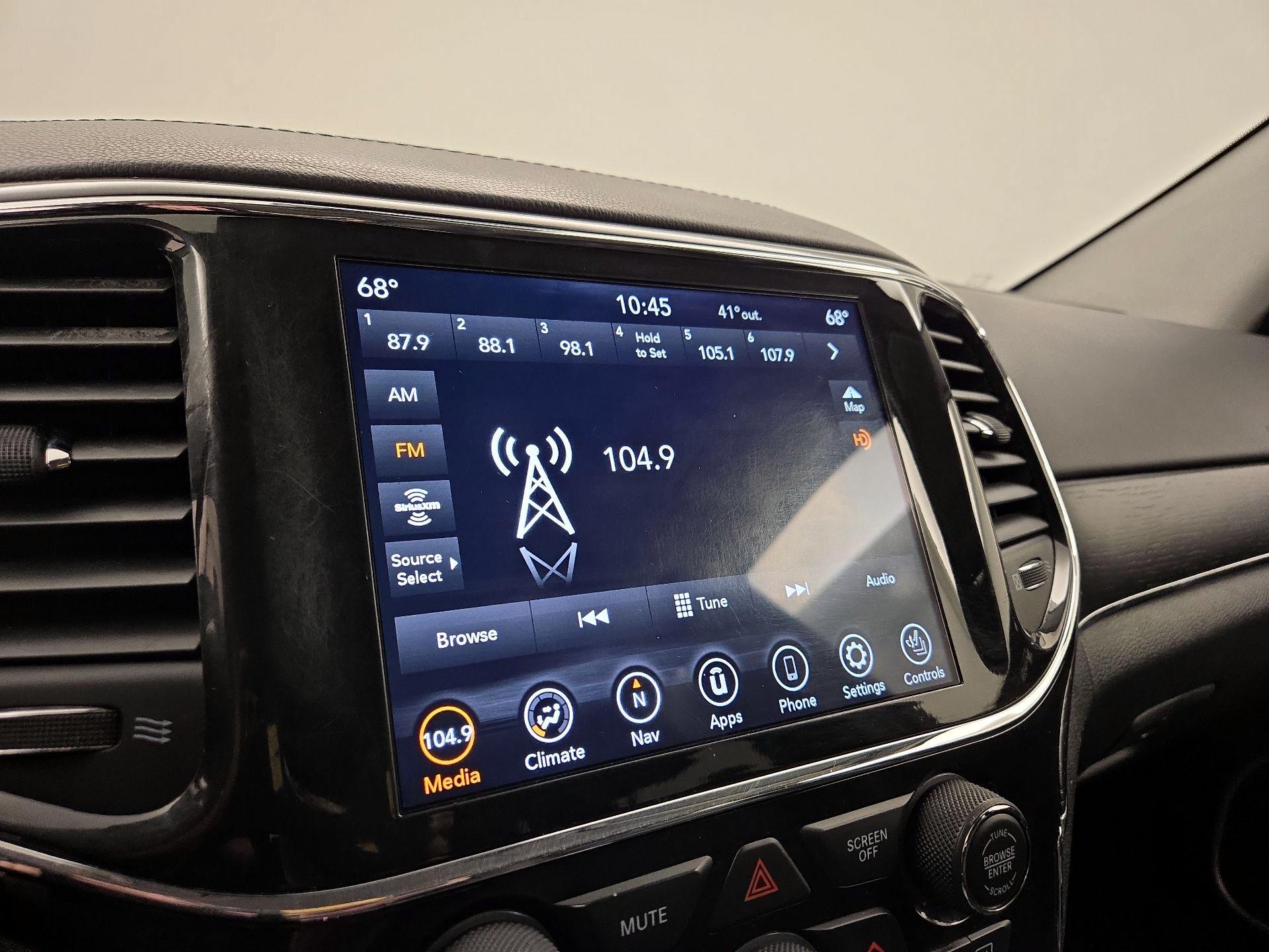 Thumbnail: 2021 Jeep Grand Cherokee - 16