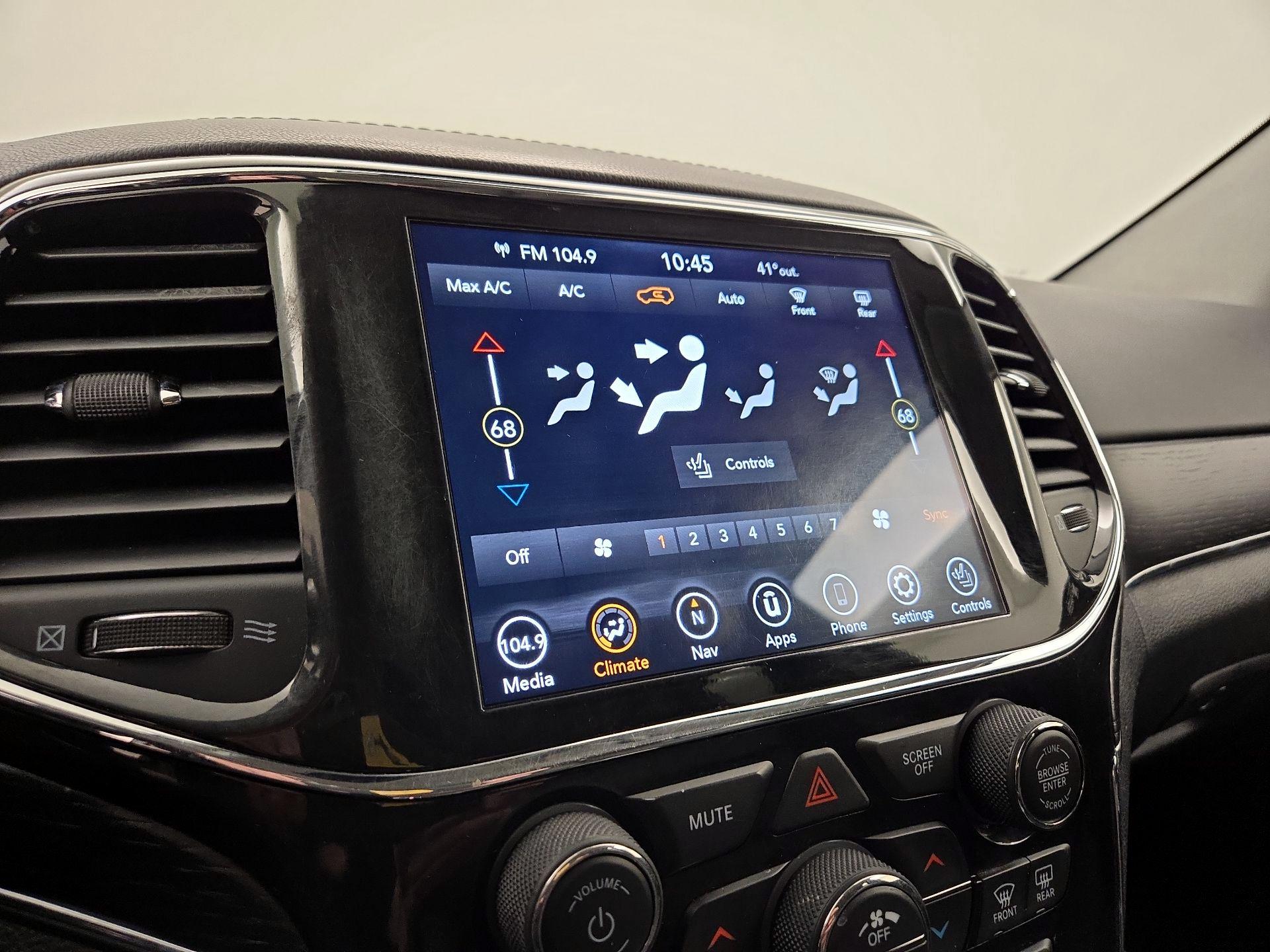 Thumbnail: 2021 Jeep Grand Cherokee - 17