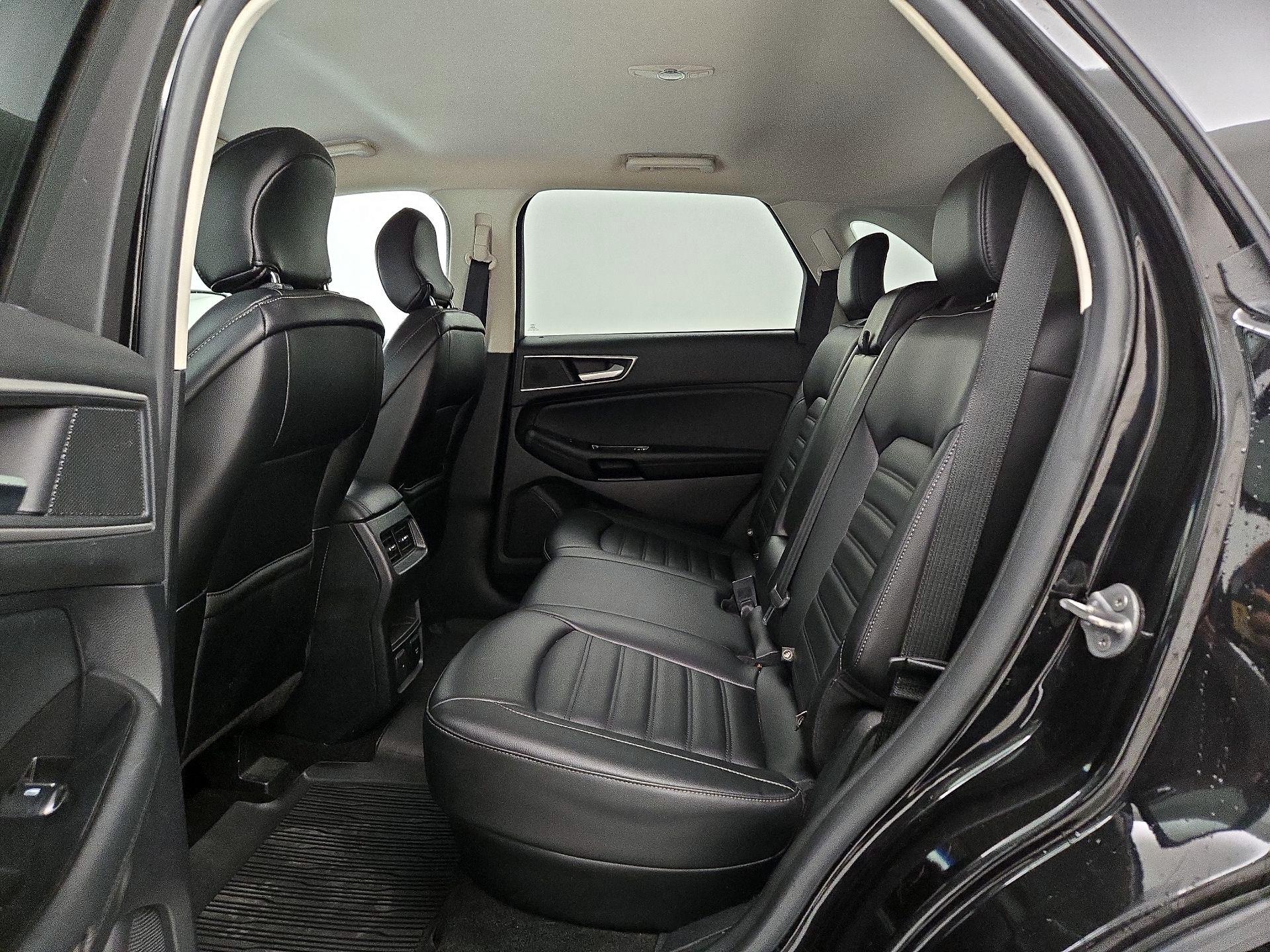 Thumbnail: 2019 Ford Edge - 19